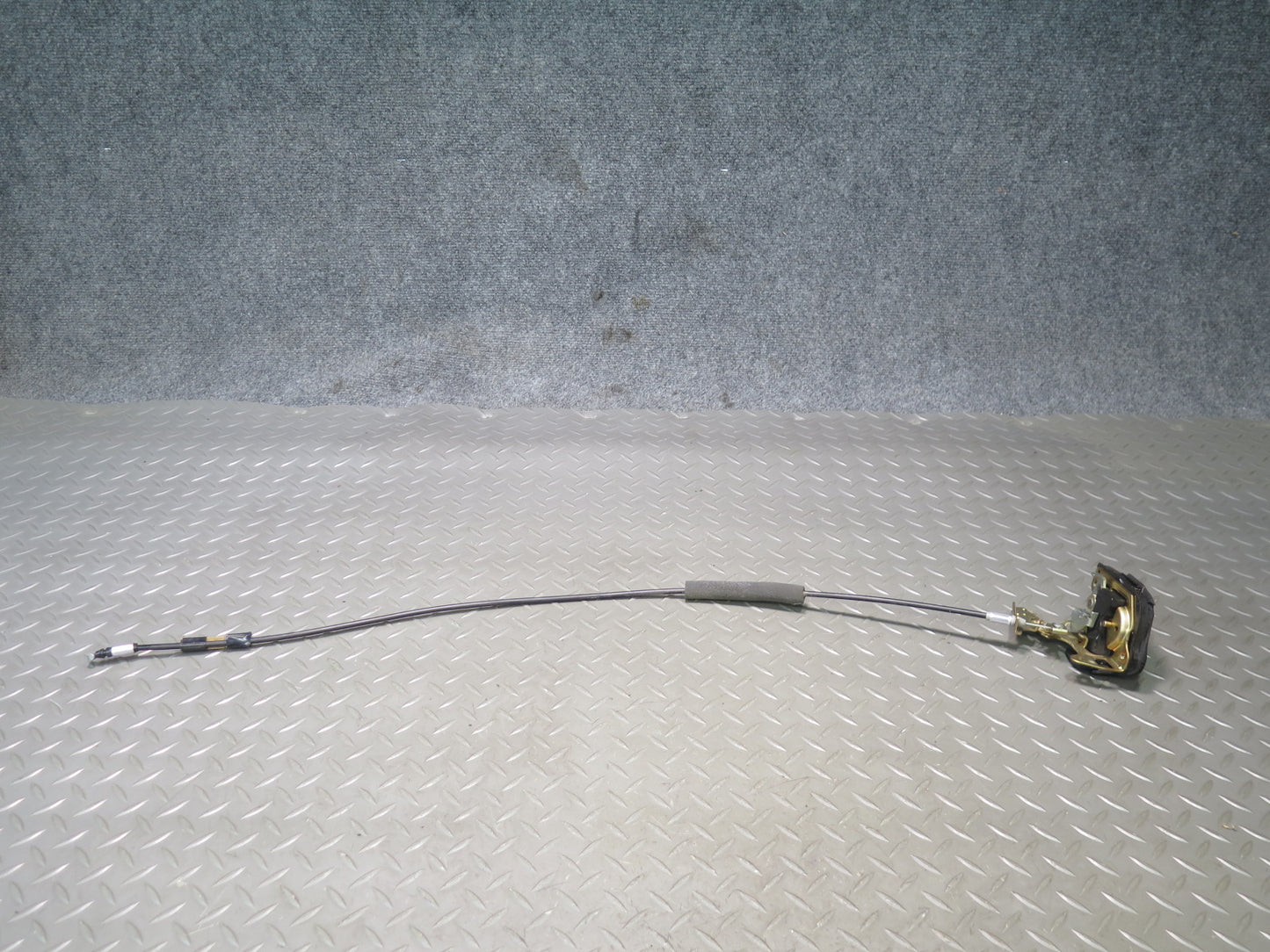 2003-2007 Lexus UZJ100L LX470 Rear Left & Right Trunk Gate Lock Latch Set of 2