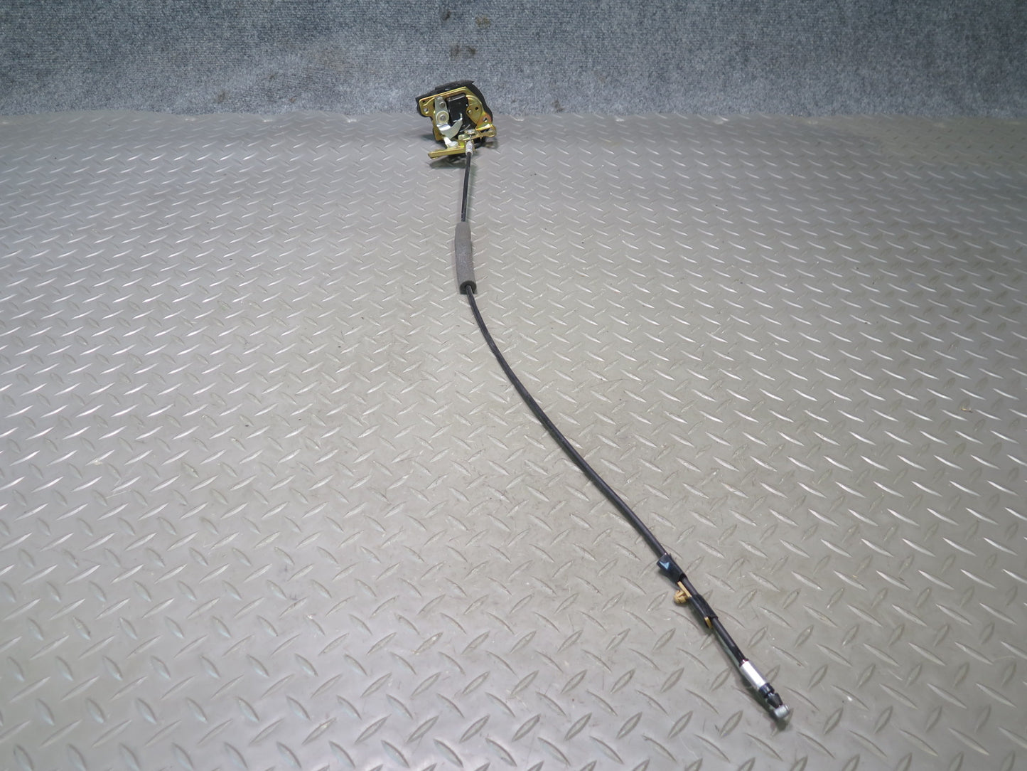 2003-2007 Lexus UZJ100L LX470 Rear Left & Right Trunk Gate Lock Latch Set of 2