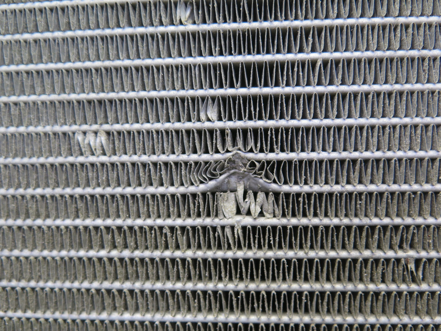 01-03 VW Eurovan T4 2.8L AXK Engine Radiator w A/C Condenser OEM