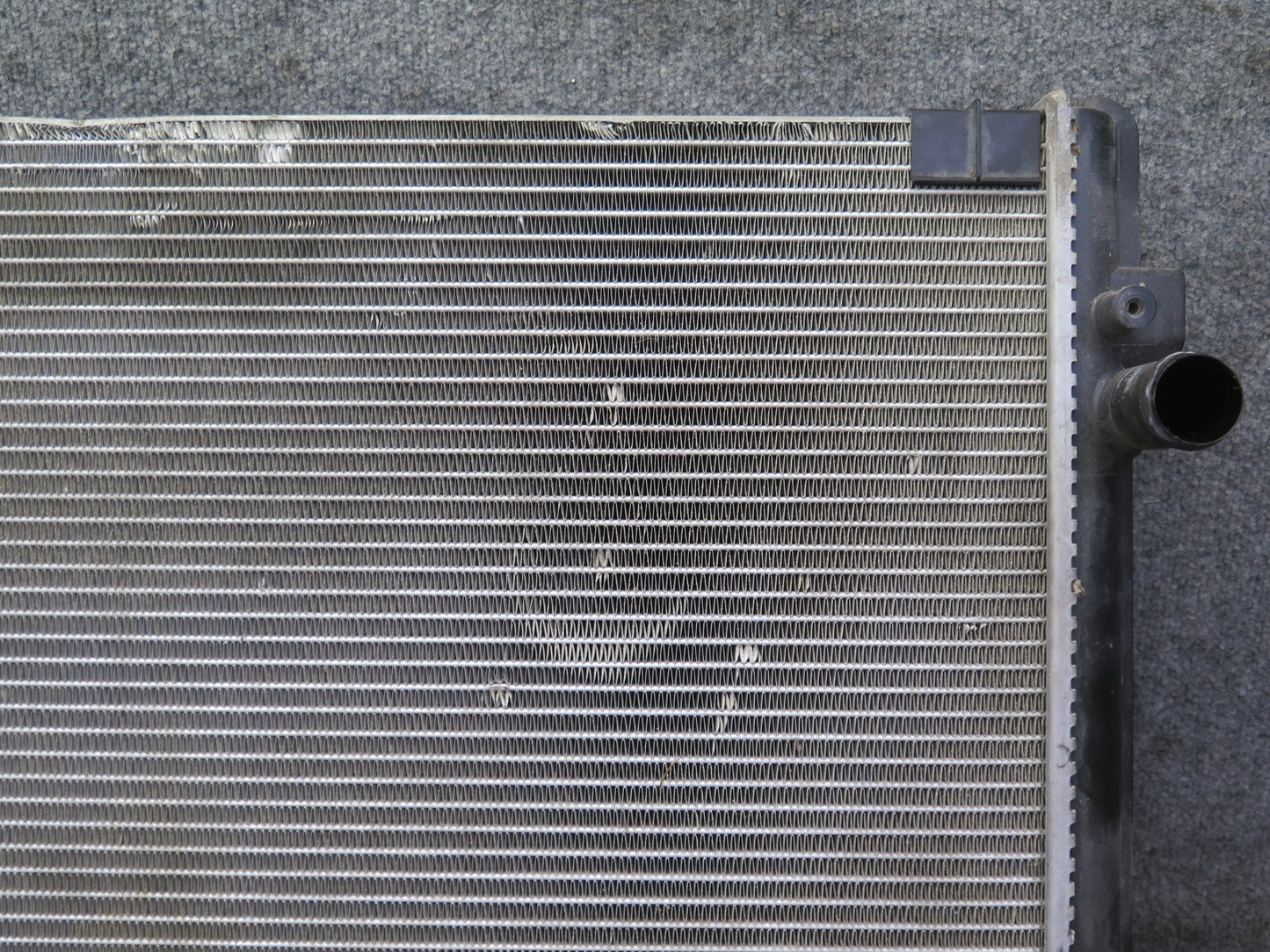 01-03 VW Eurovan T4 2.8L AXK Engine Radiator w A/C Condenser OEM