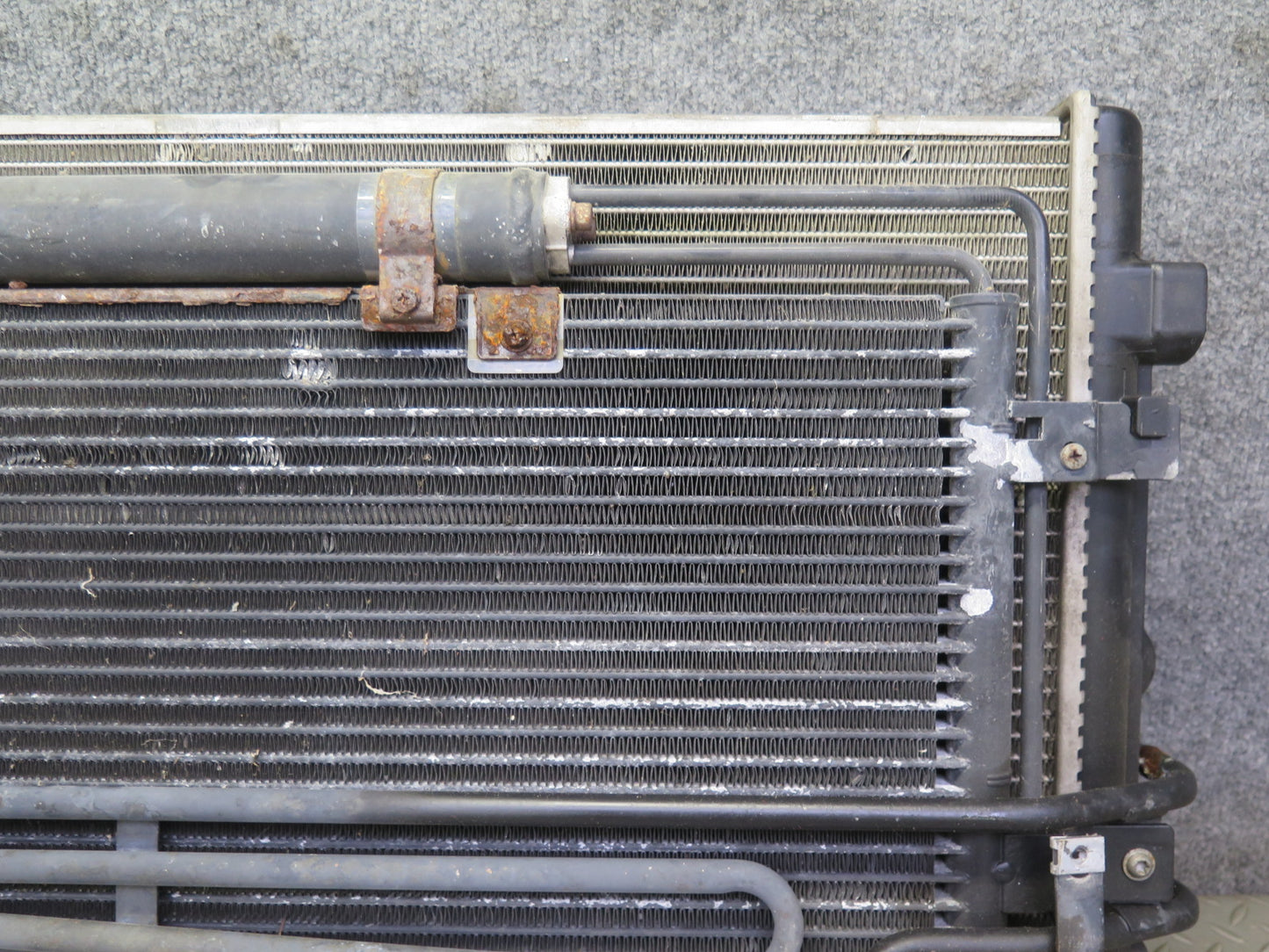 01-03 VW Eurovan T4 2.8L AXK Engine Radiator w A/C Condenser OEM
