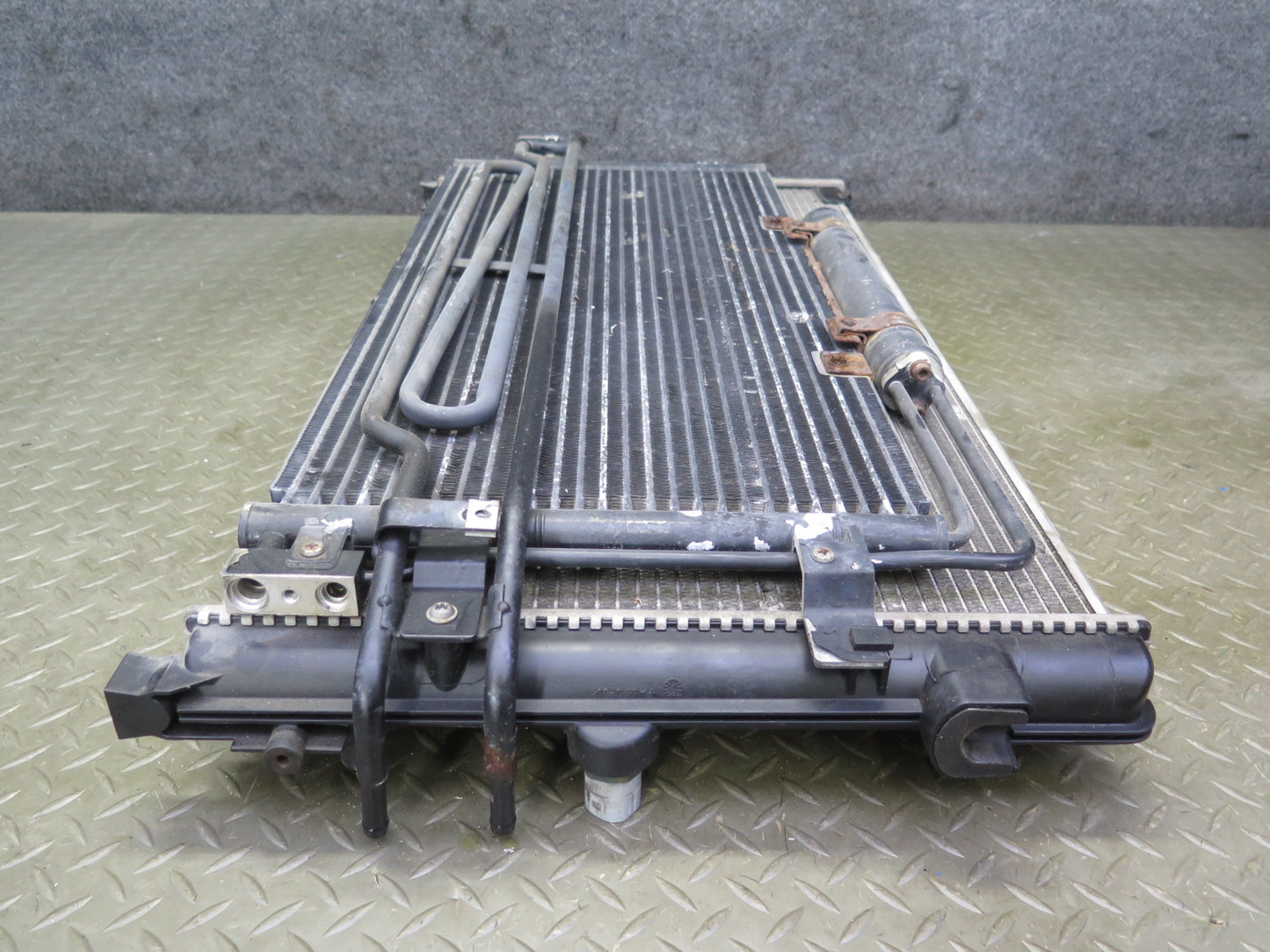 01-03 VW Eurovan T4 2.8L AXK Engine Radiator w A/C Condenser OEM