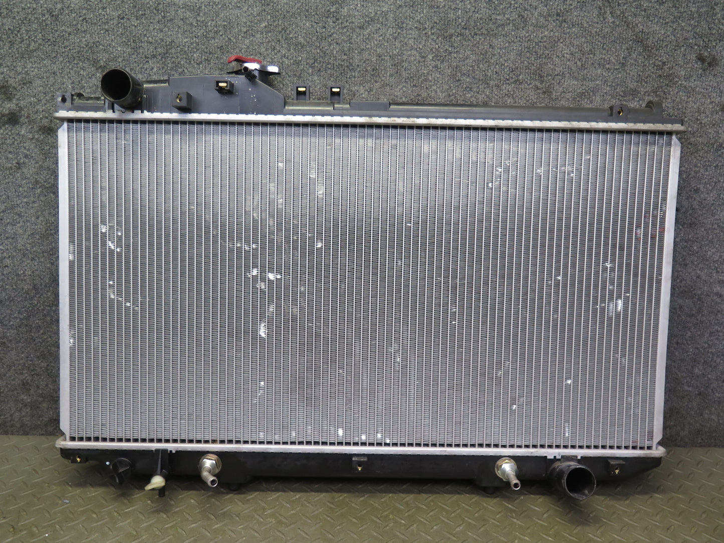 02-10 Lexus Z40 SC430 Engine Coolant Radiator w Cap Denso