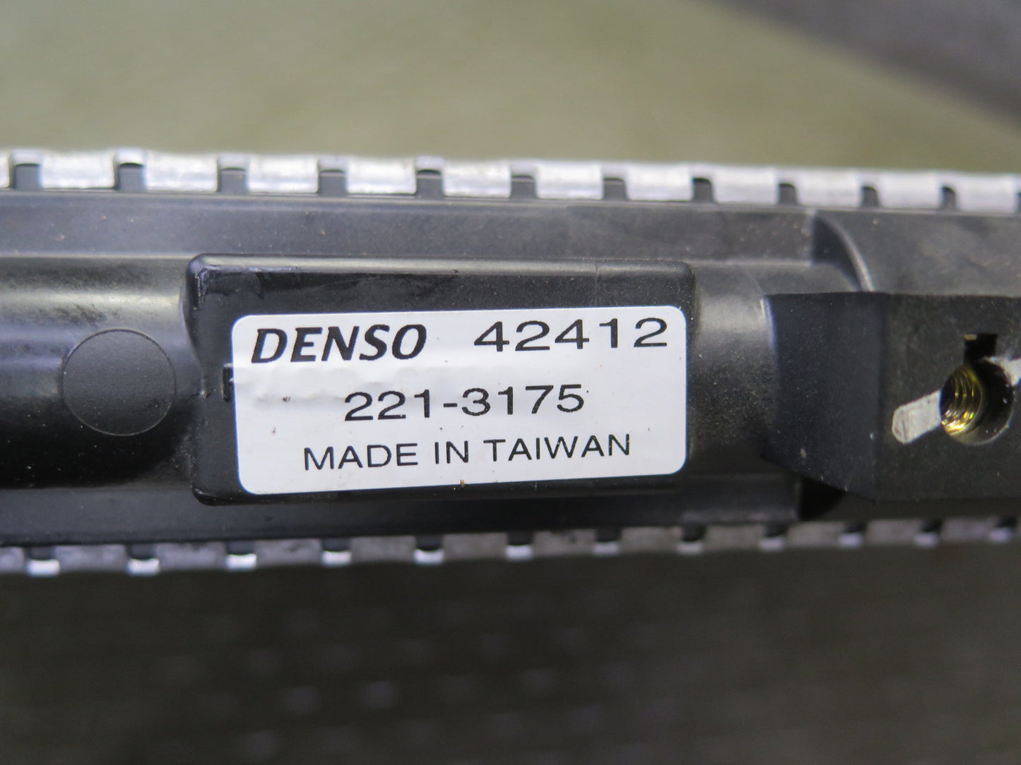 02-10 Lexus Z40 SC430 Engine Coolant Radiator w Cap Denso