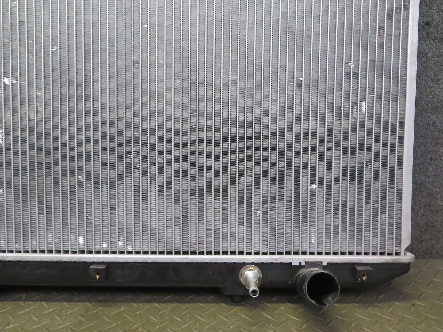 02-10 Lexus Z40 SC430 Engine Coolant Radiator w Cap Denso