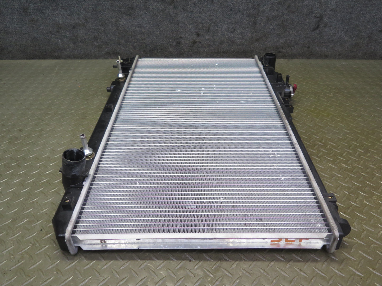 02-10 Lexus Z40 SC430 Engine Coolant Radiator w Cap Denso