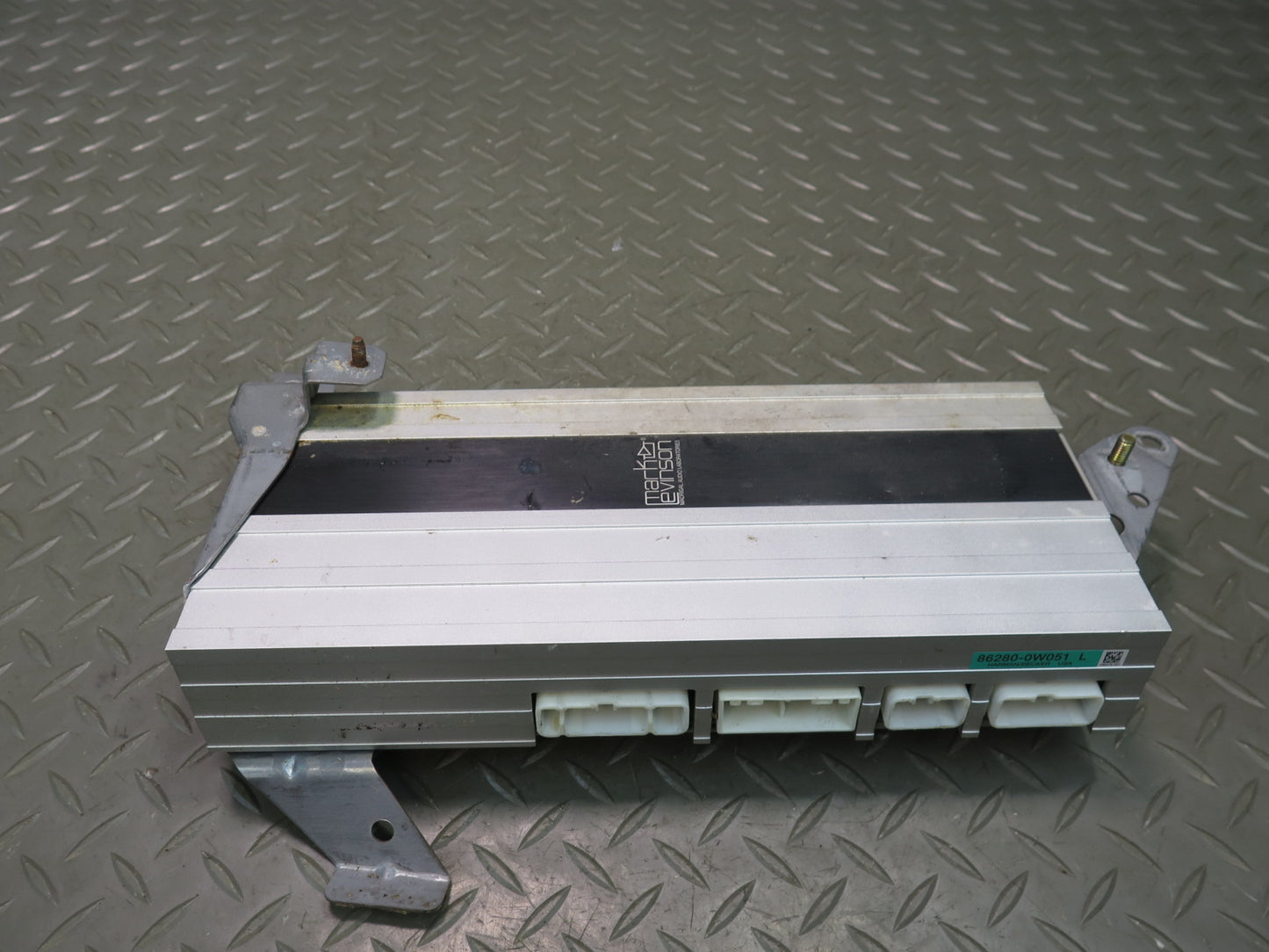 2003-2007 Lexus UZJ100L LX470 Mark Levinson Audio Amplifier 86280-0W051