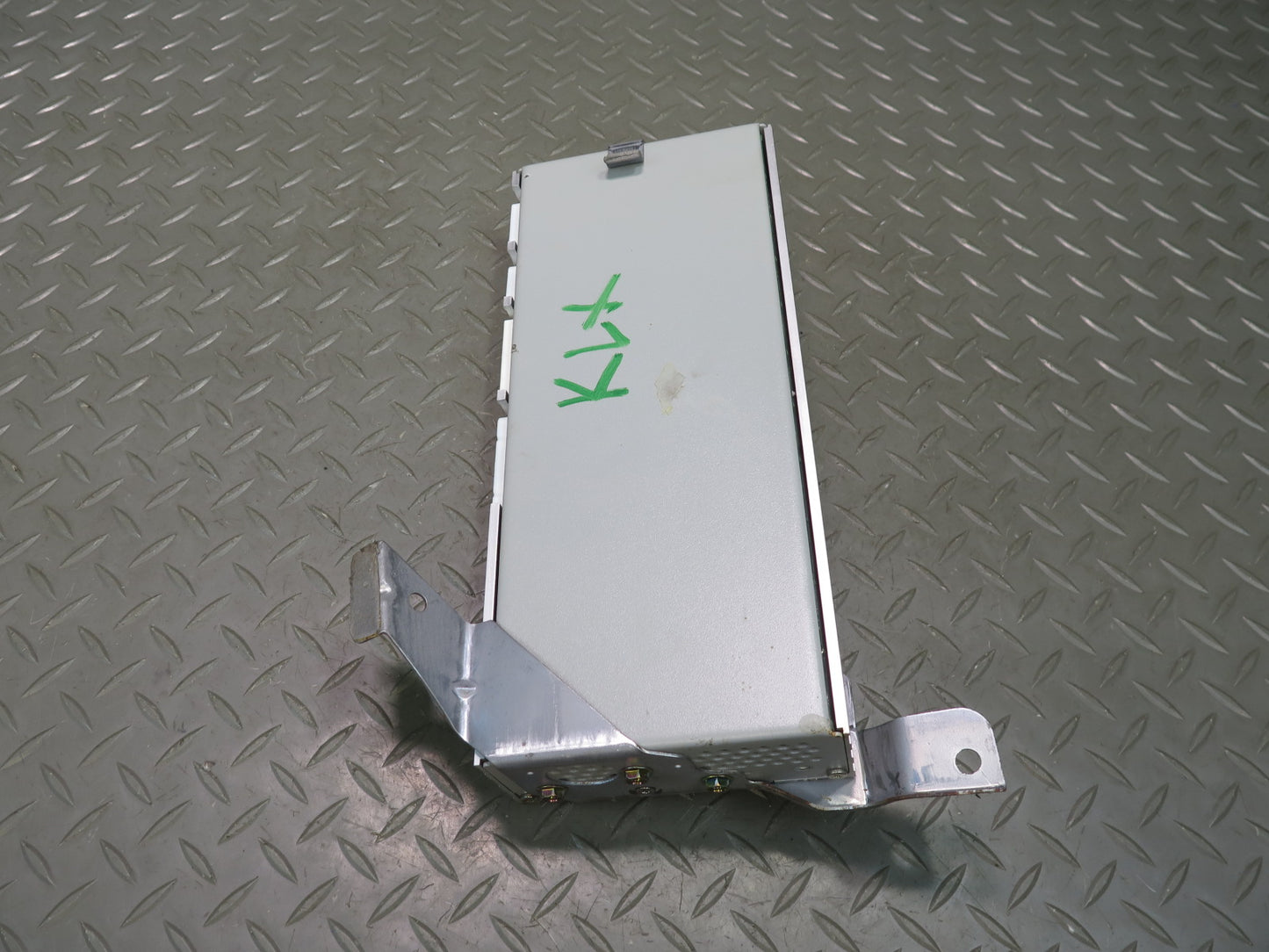 2003-2007 Lexus UZJ100L LX470 Mark Levinson Audio Amplifier 86280-0W051