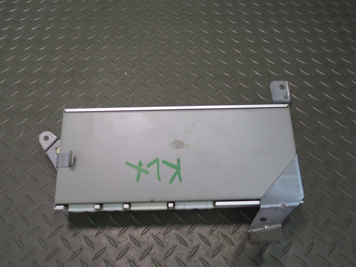 2003-2007 Lexus UZJ100L LX470 Mark Levinson Audio Amplifier 86280-0W051