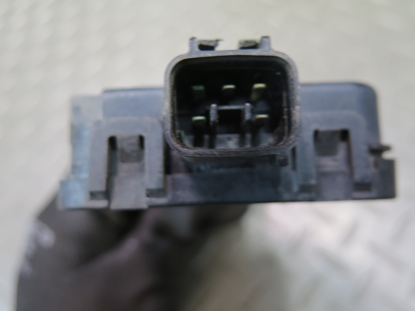 2003-2007 Lexus UZJ100L LX470 Smoke Sensor 88898-60030