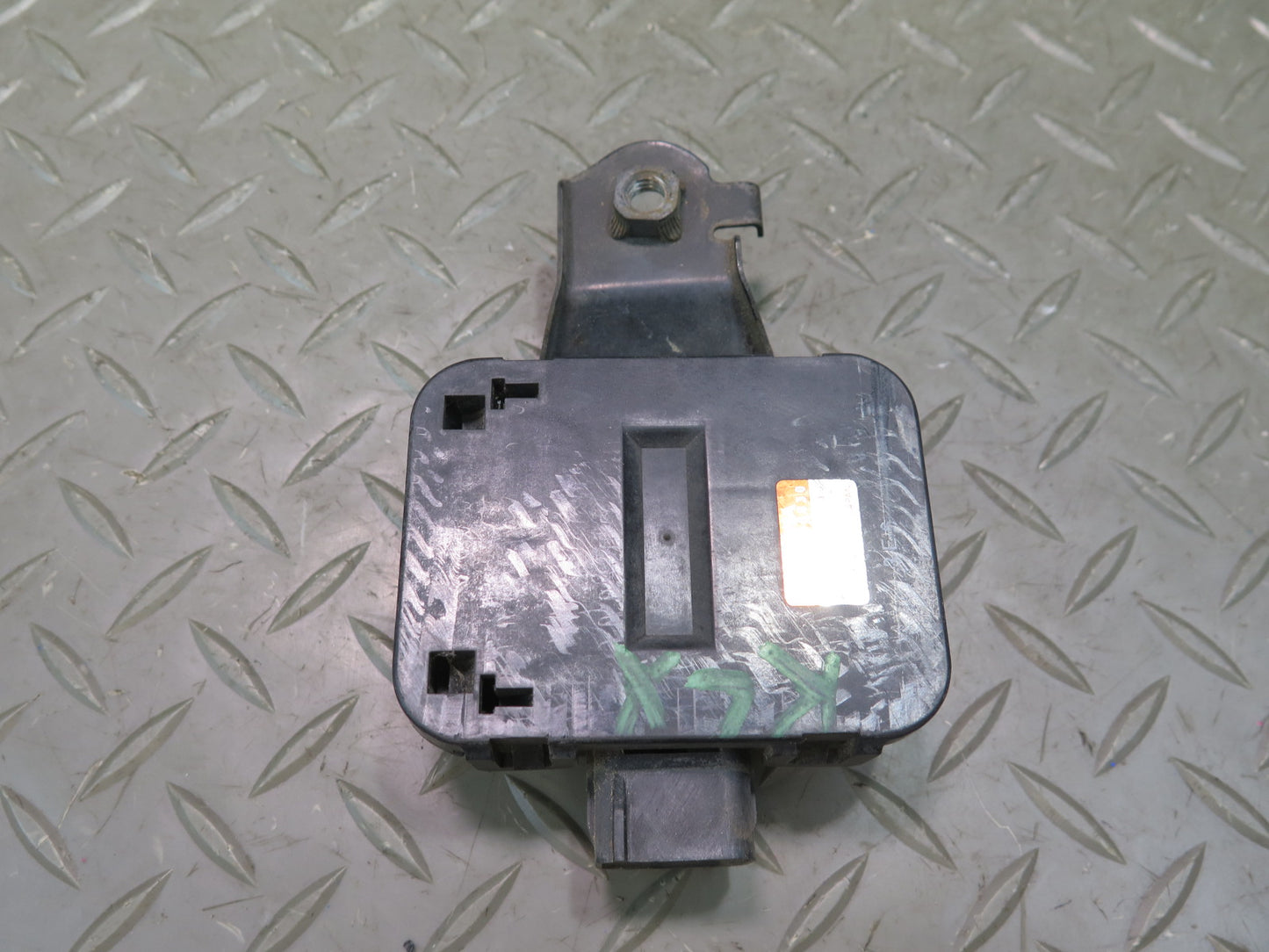 2003-2007 Lexus UZJ100L LX470 Smoke Sensor 88898-60030