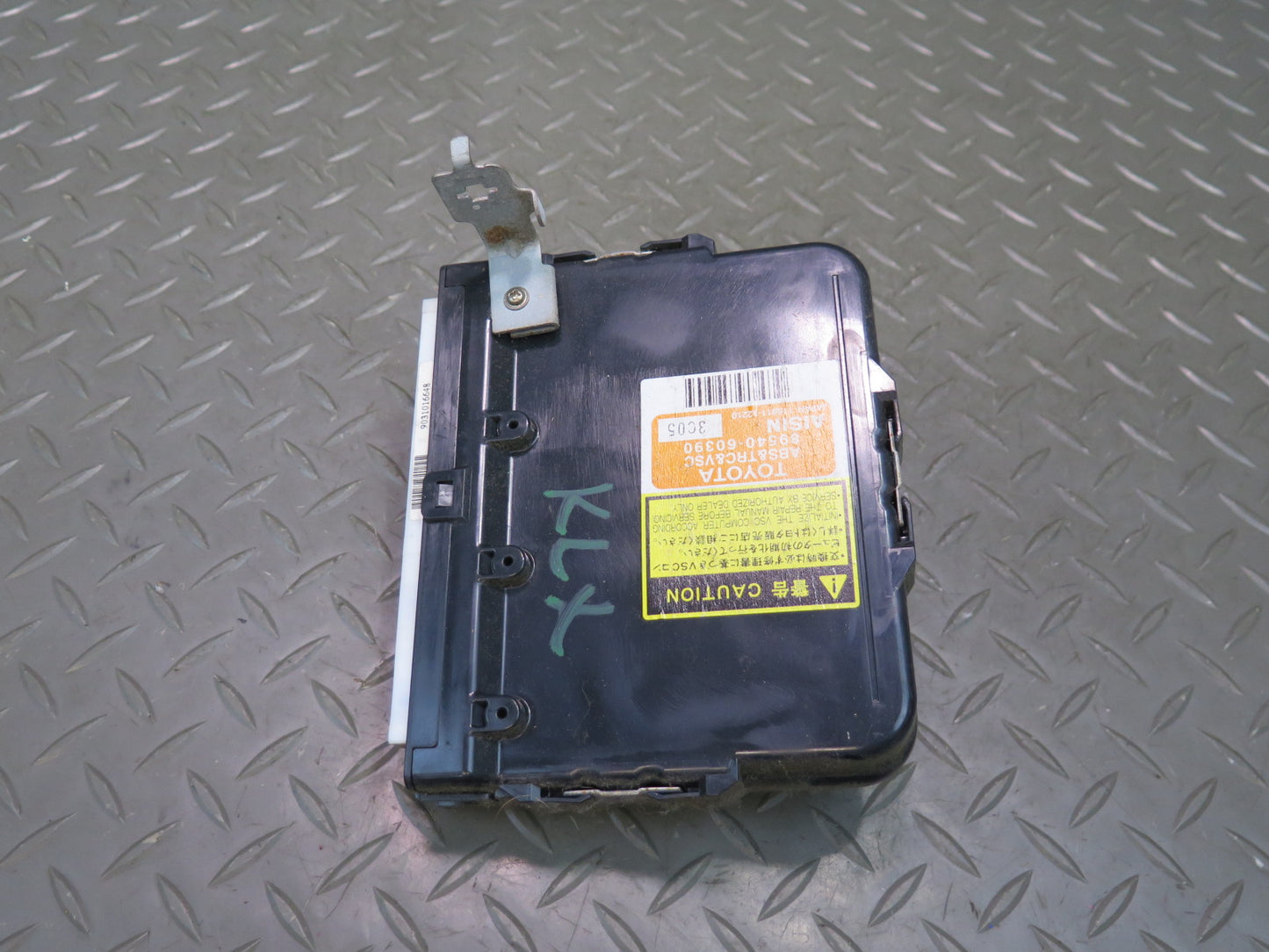 2003-2005 Lexus UZJ100L LX470 ABS VSC Traction Skid Stability Control Module