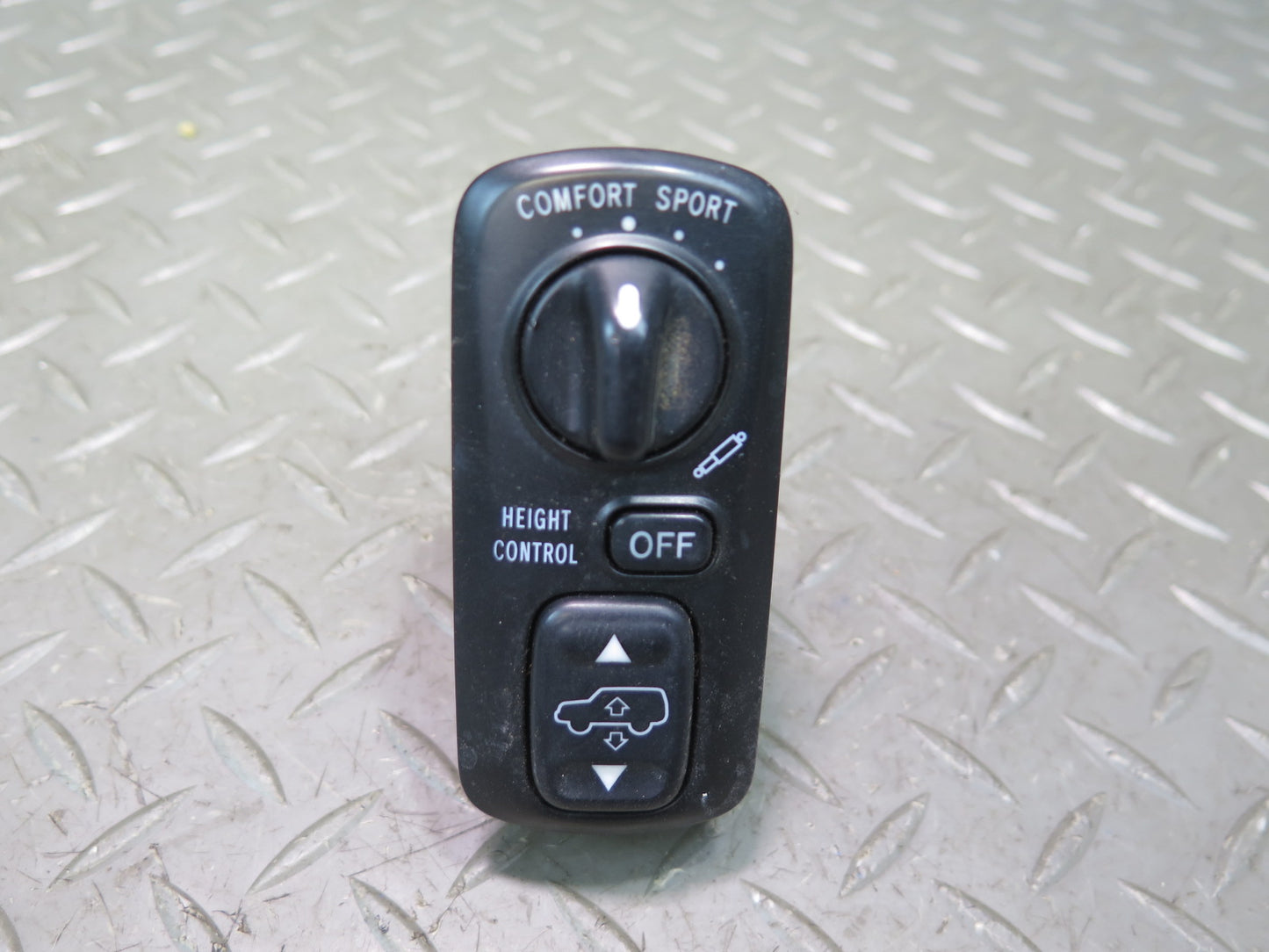 2003-2007 Lexus UZJ100L LX470  Ride Drive Suspension Control Shock Height Switch