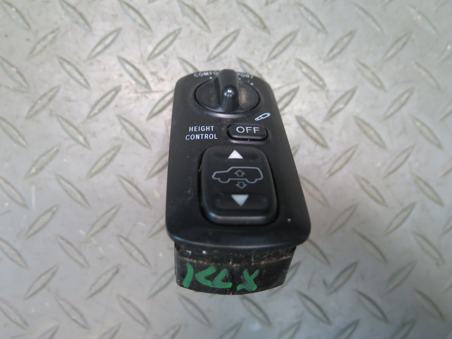 2003-2007 Lexus UZJ100L LX470  Ride Drive Suspension Control Shock Height Switch