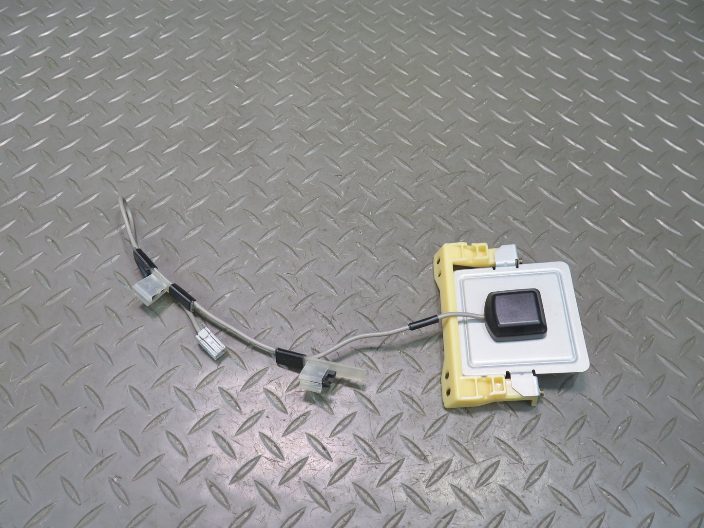 2003-2007 Lexus UZJ100L LX470 Navigation Antenna Control Module 86860-60080