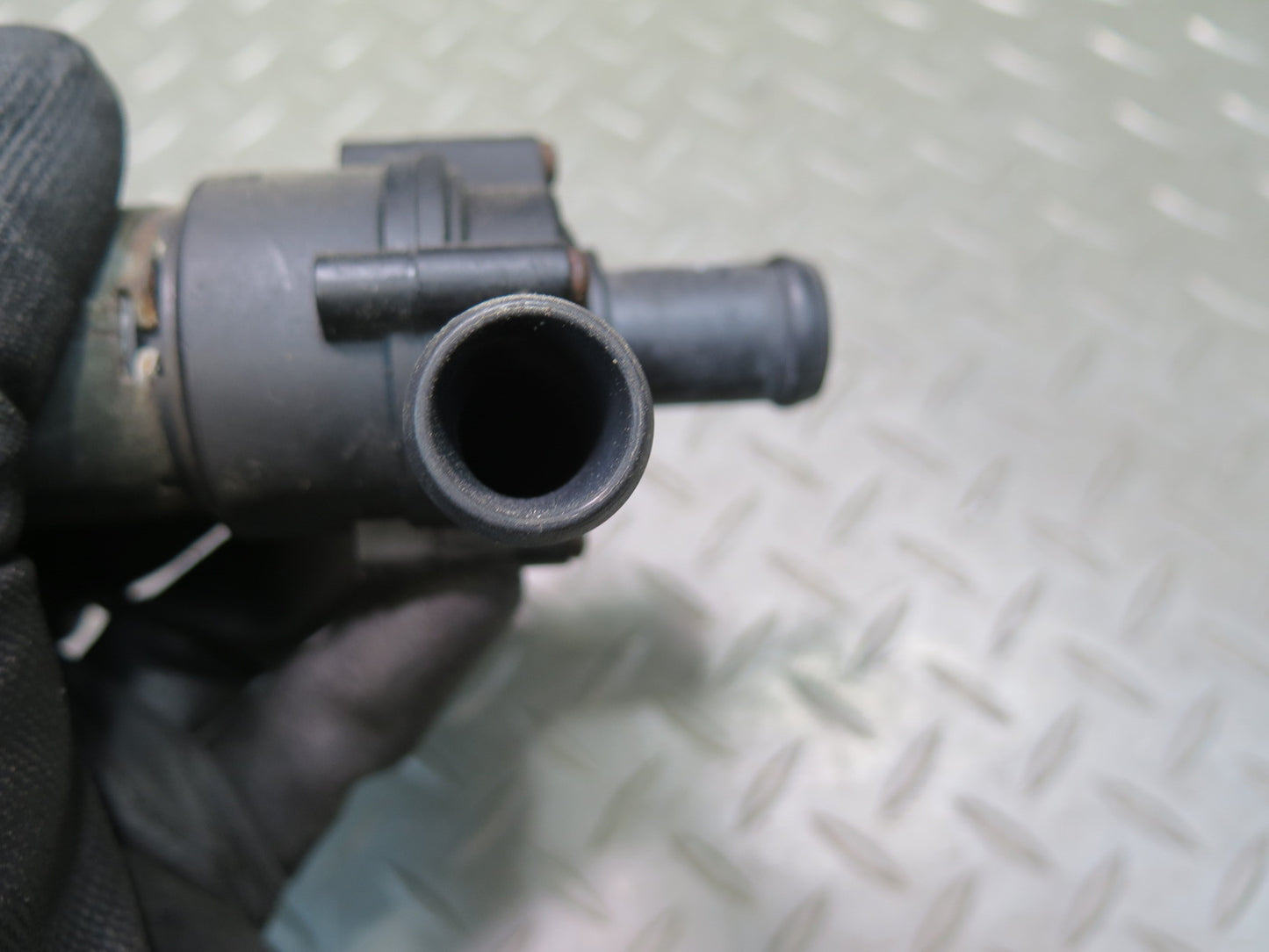 00-03 VW Eurovan T4 2.8L Engine Coolant Auxiliary AUX Water Pump OEM