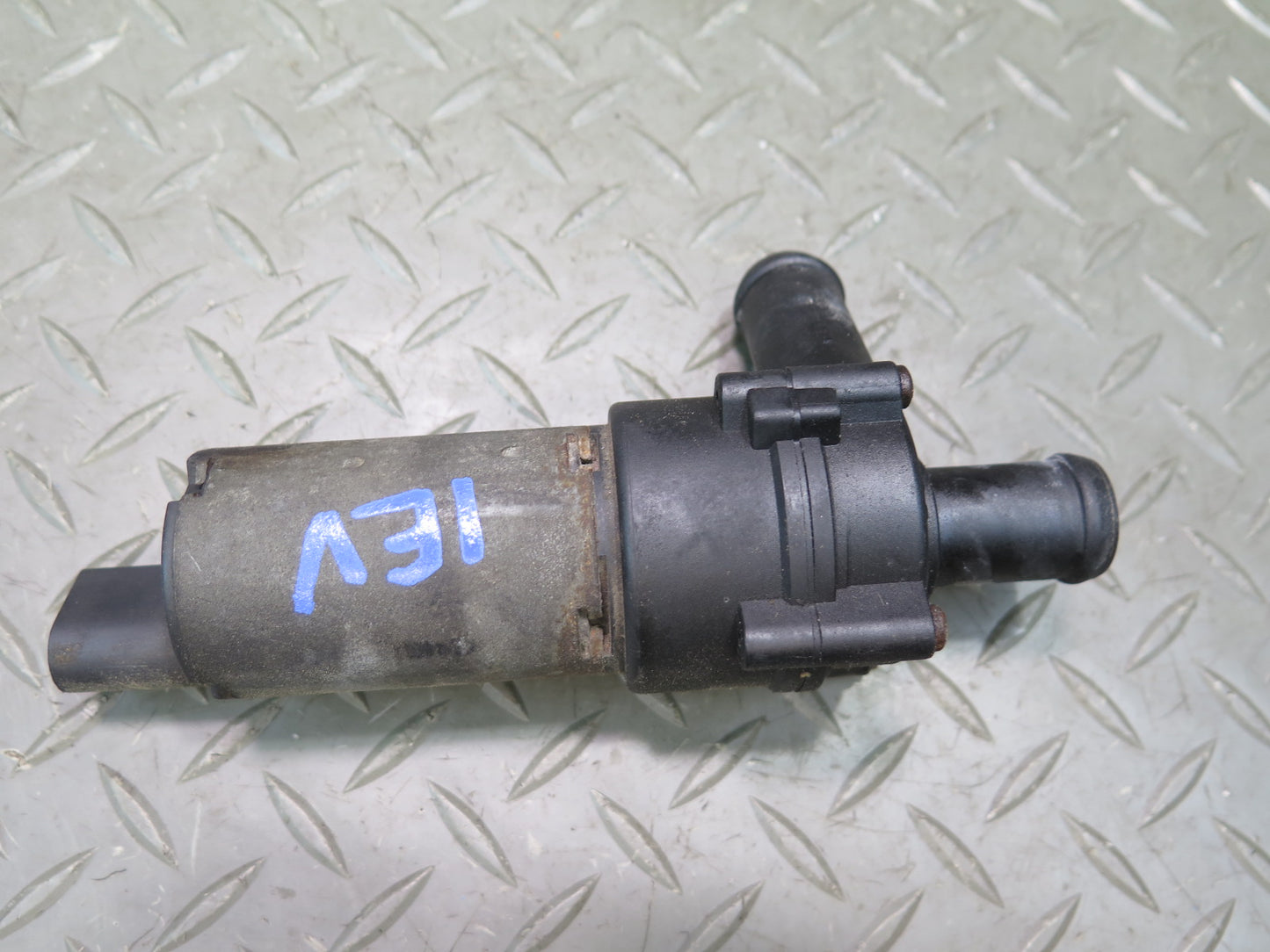 00-03 VW Eurovan T4 2.8L Engine Coolant Auxiliary AUX Water Pump OEM