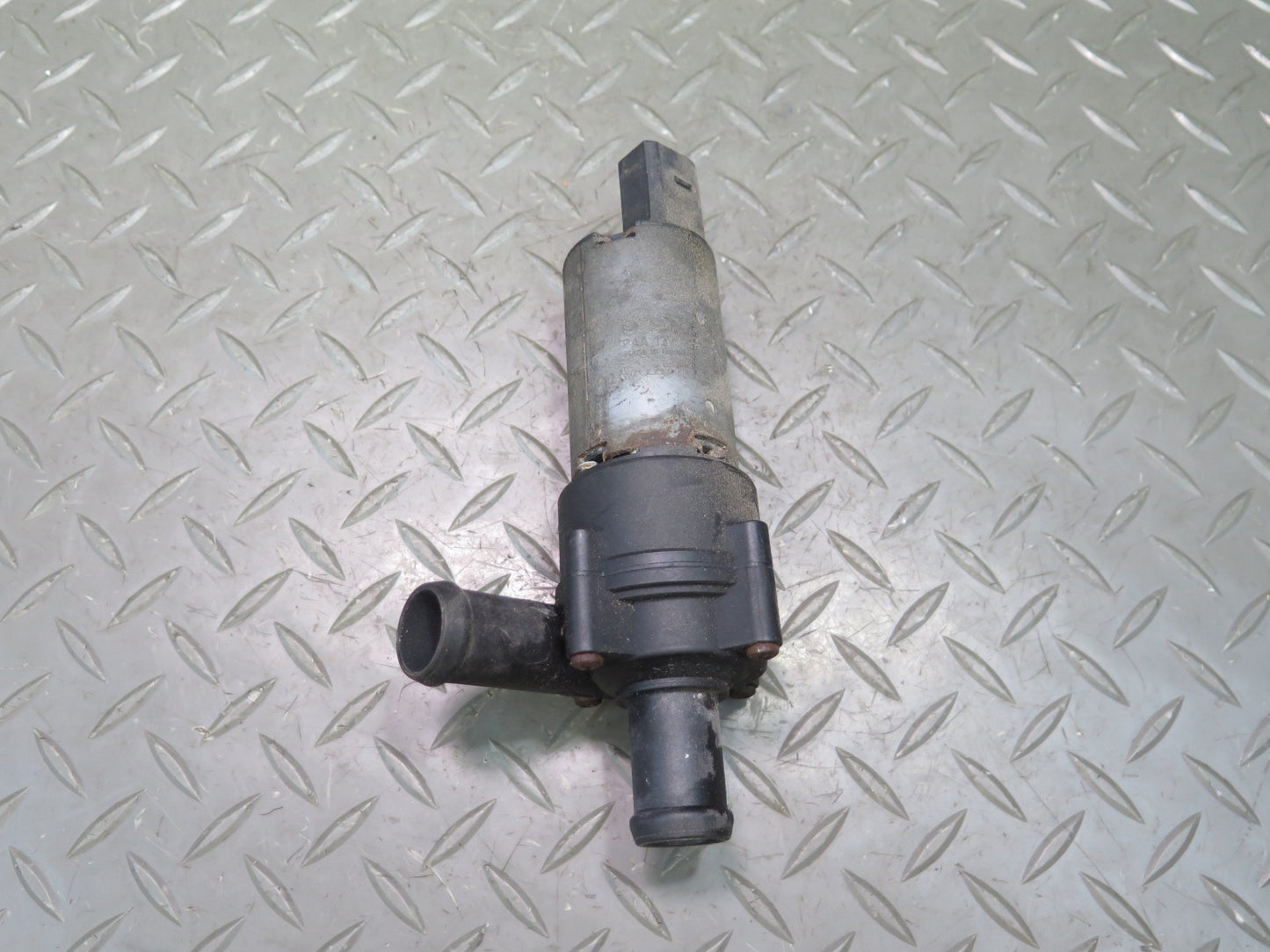 00-03 VW Eurovan T4 2.8L Engine Coolant Auxiliary AUX Water Pump OEM