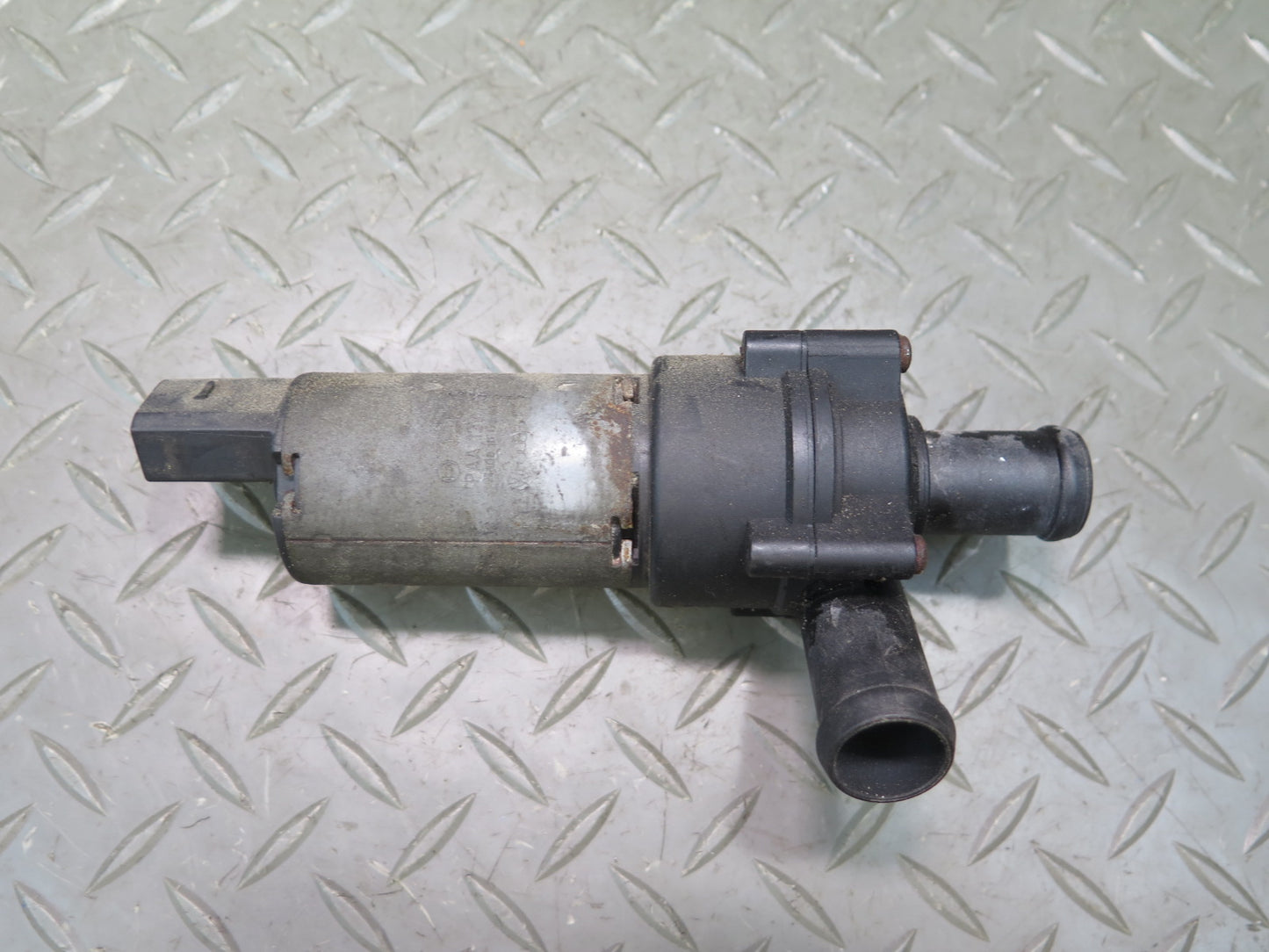 00-03 VW Eurovan T4 2.8L Engine Coolant Auxiliary AUX Water Pump OEM