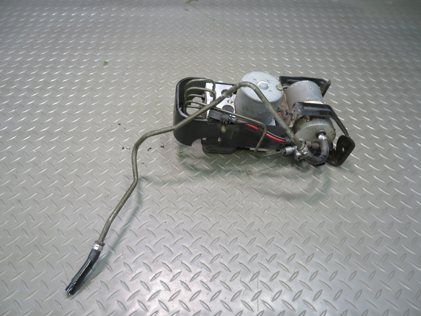 02-03 VW Eurovan T4 Anti Lock Brake ABS & ESP Pump Module w Bracket Assembly OEM