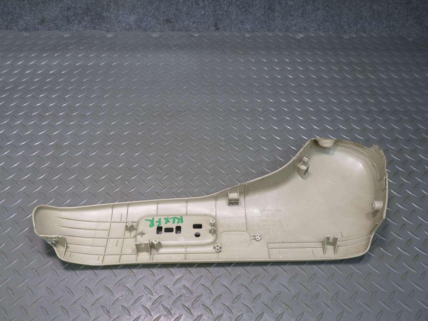 1998-2007 Lexus UZJ100L LX470 Front Right Seat Side Trim Cover Panel Set