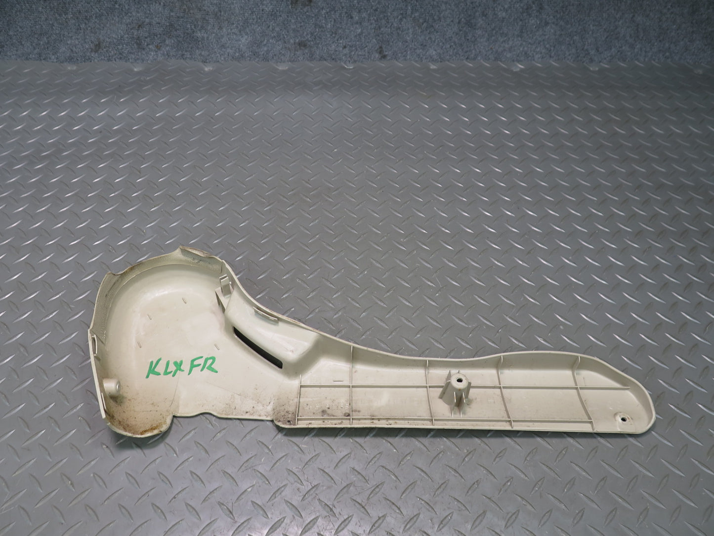 1998-2007 Lexus UZJ100L LX470 Front Right Seat Side Trim Cover Panel Set