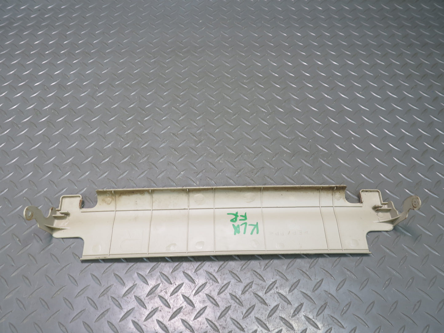 1998-2007 Lexus UZJ100L LX470 Front Right Seat Side Trim Cover Panel Set