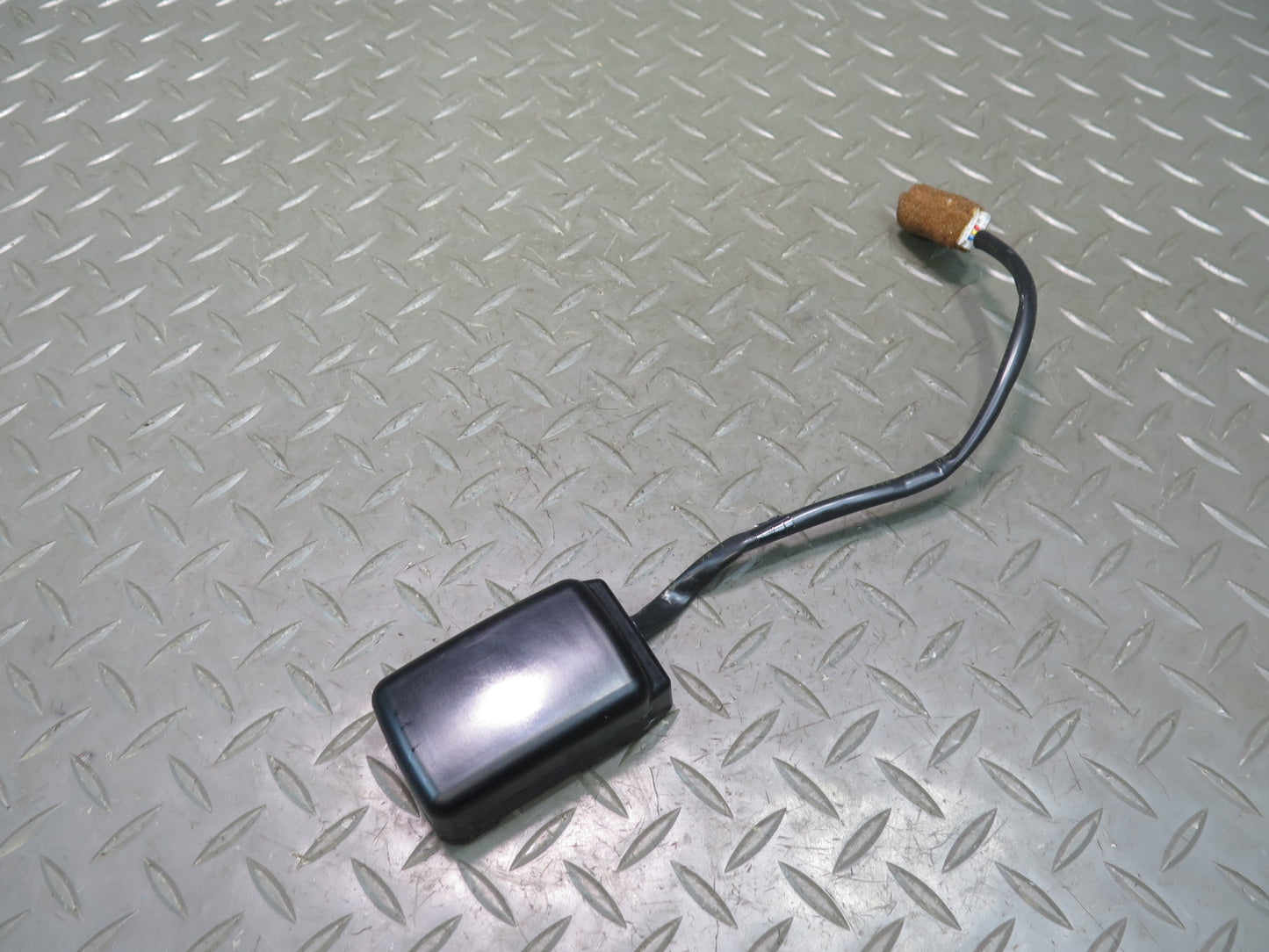 2003-2007 Lexus UZJ100L LX470 Windshield Rain Sensor
