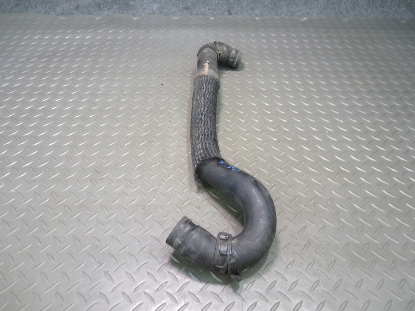 2004-2009 Cadillac XLR 4.6L V8 Engine Coolant Water Pipe Line Hose Tube