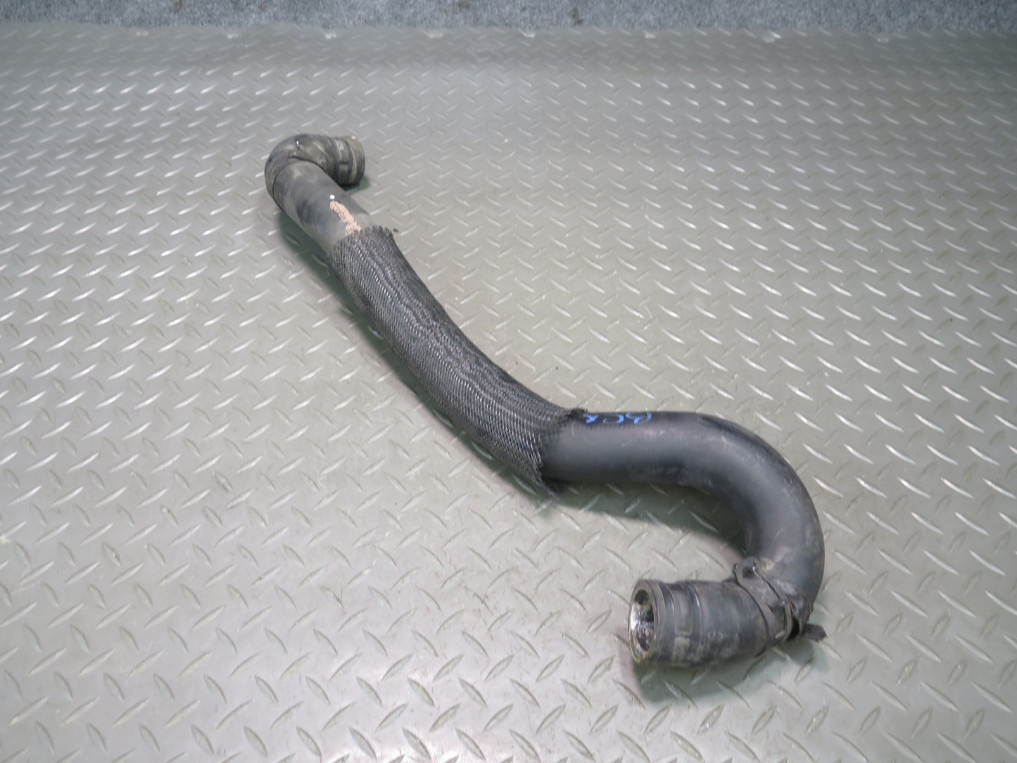 2004-2009 Cadillac XLR 4.6L V8 Engine Coolant Water Pipe Line Hose Tube