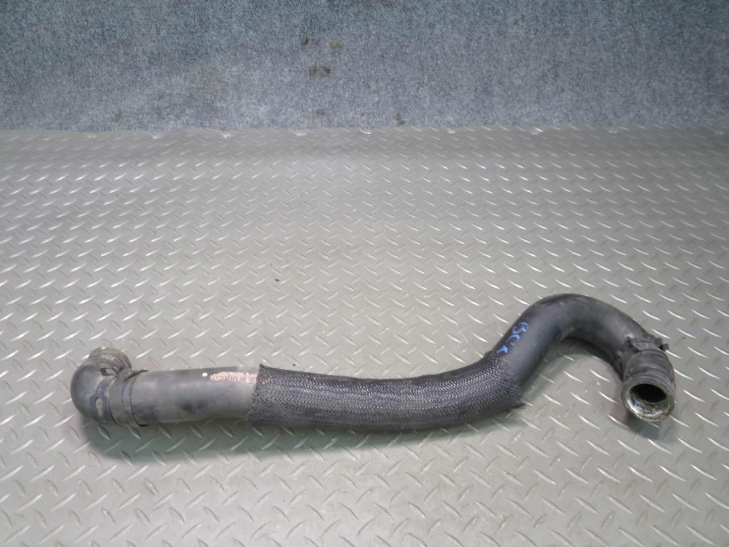 2004-2009 Cadillac XLR 4.6L V8 Engine Coolant Water Pipe Line Hose Tube