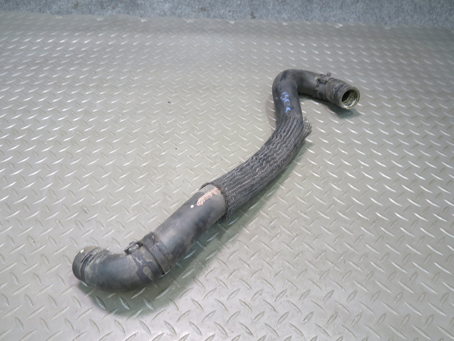 2004-2009 Cadillac XLR 4.6L V8 Engine Coolant Water Pipe Line Hose Tube