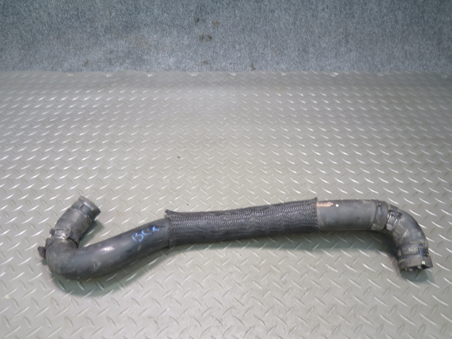 2004-2009 Cadillac XLR 4.6L V8 Engine Coolant Water Pipe Line Hose Tube