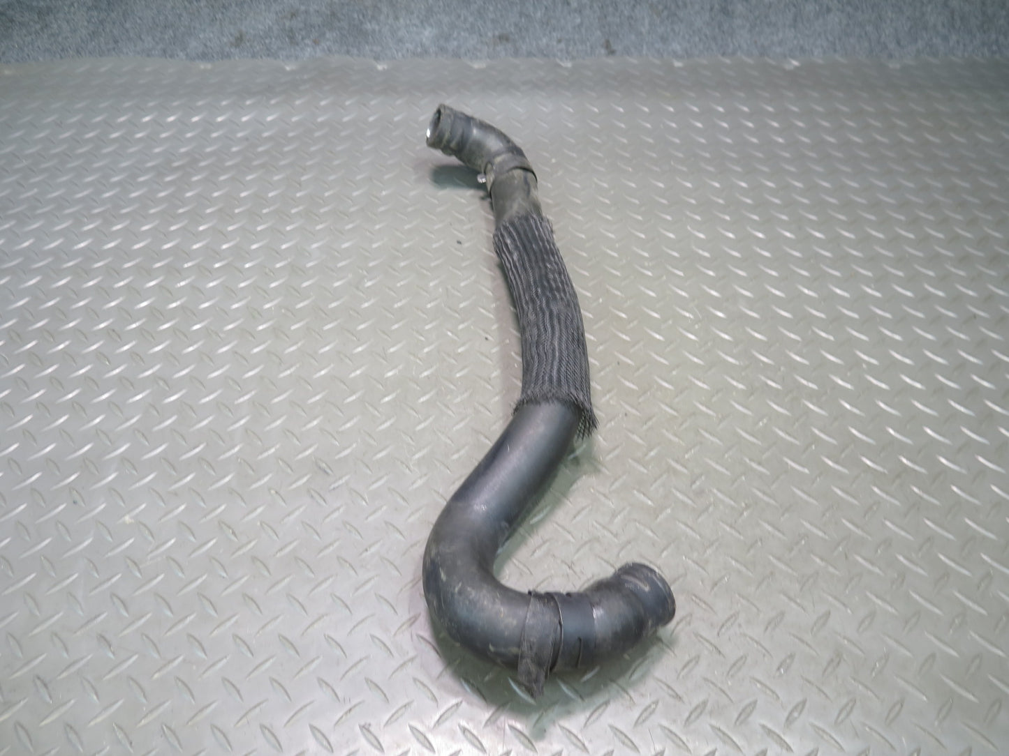 2004-2009 Cadillac XLR 4.6L V8 Engine Coolant Water Pipe Line Hose Tube