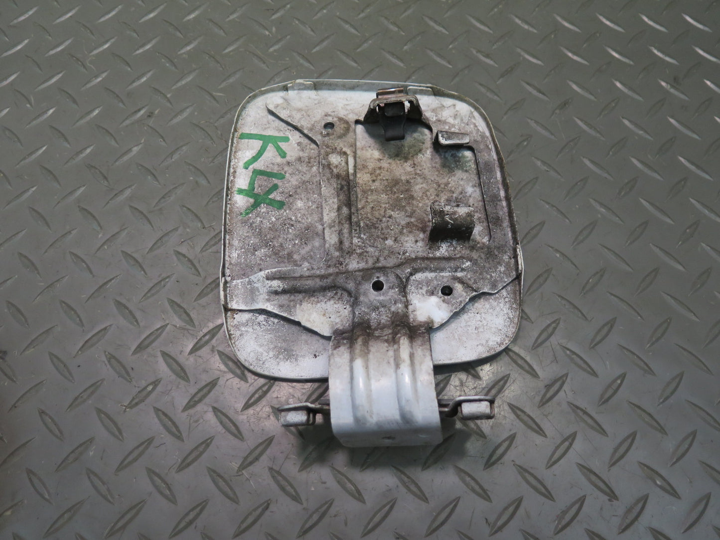 2003-2007 Lexus UZJ100L LX470 Fuel Tank Filler Door Lid Cover