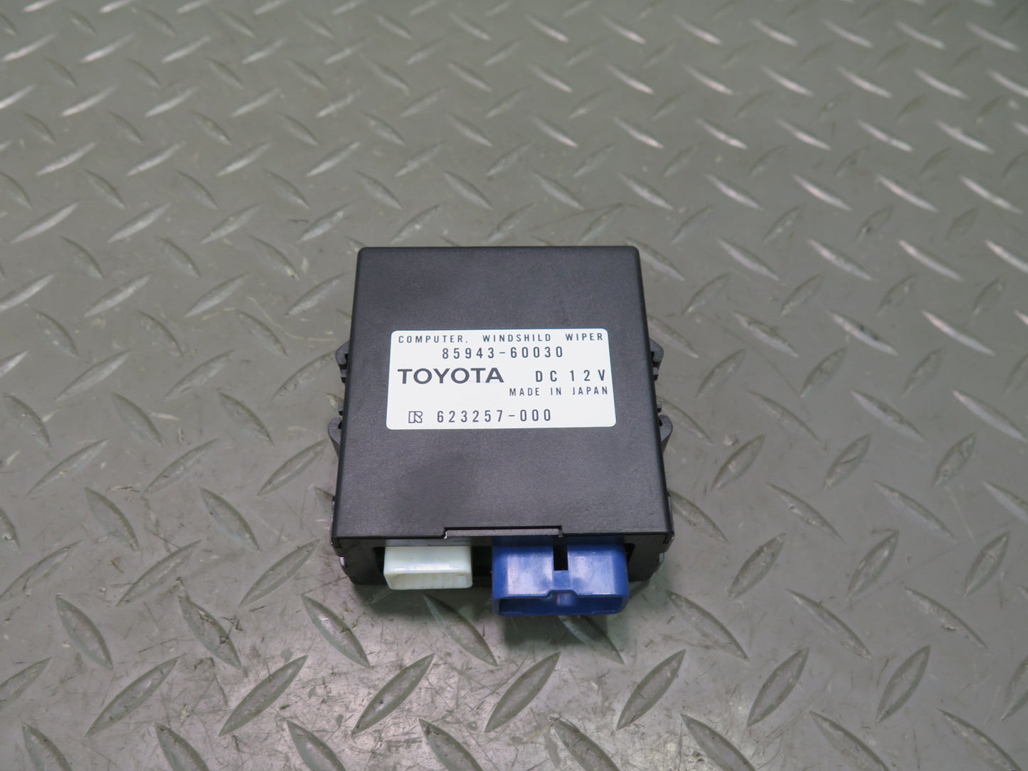 2003-2007 Lexus UZJ100L LX470 Windshield Wiper Control Module 85943-60030