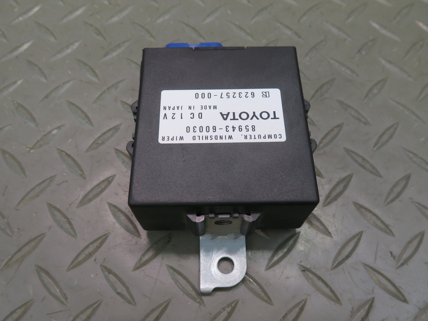 2003-2007 Lexus UZJ100L LX470 Windshield Wiper Control Module 85943-60030