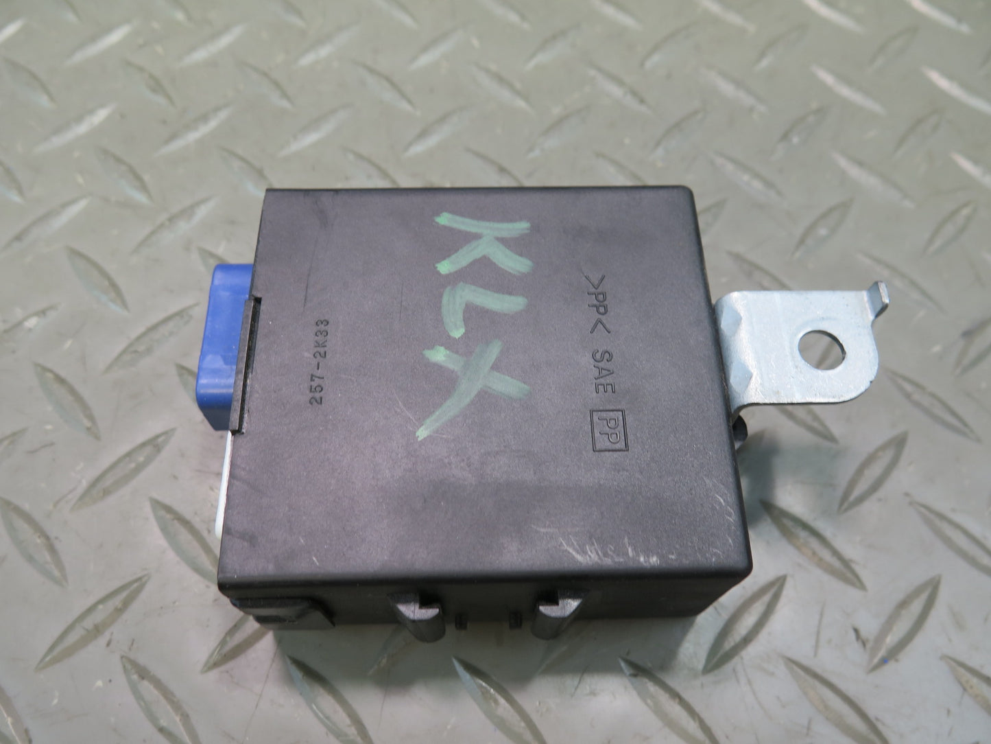 2003-2007 Lexus UZJ100L LX470 Windshield Wiper Control Module 85943-60030