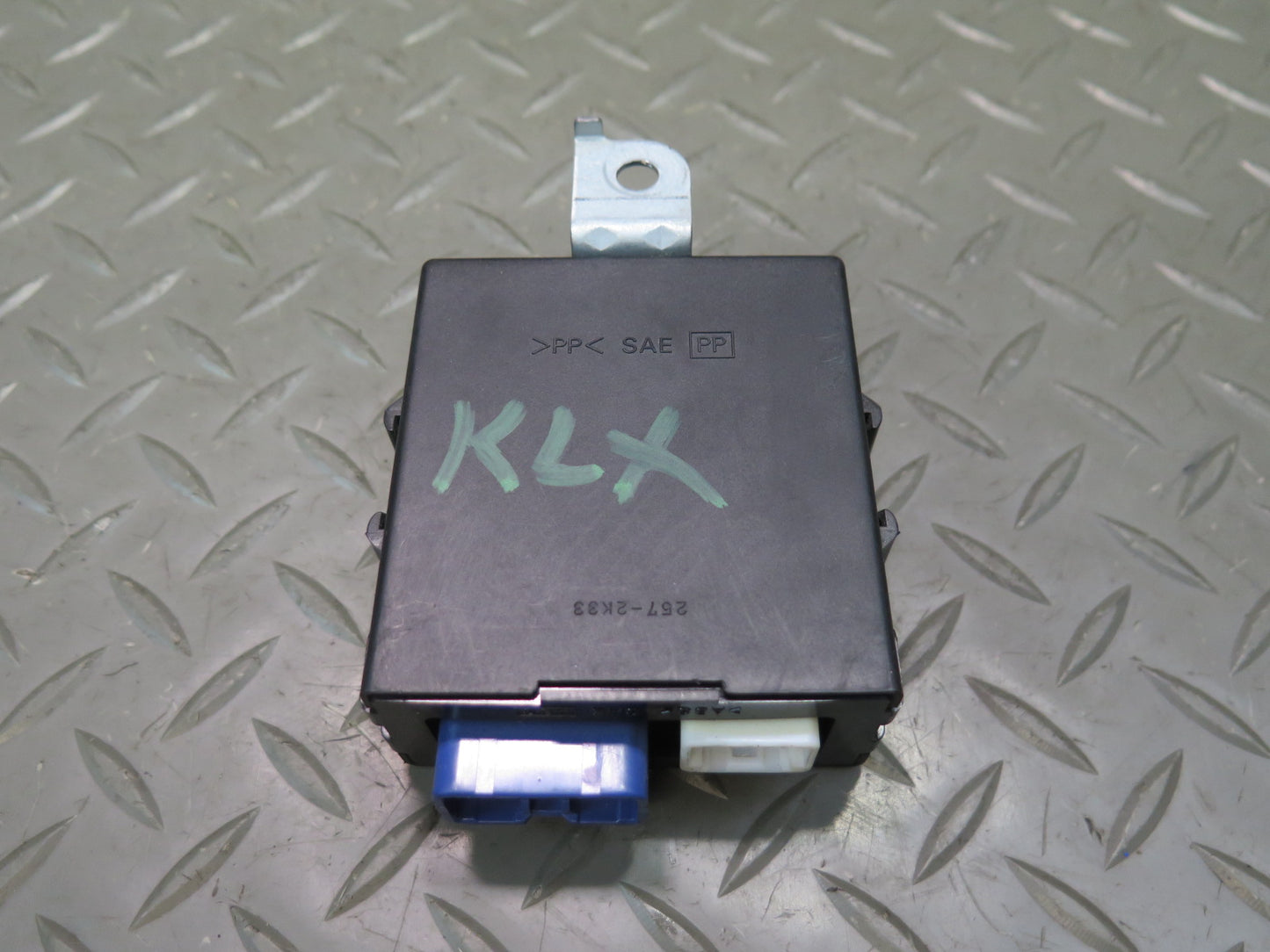 2003-2007 Lexus UZJ100L LX470 Windshield Wiper Control Module 85943-60030