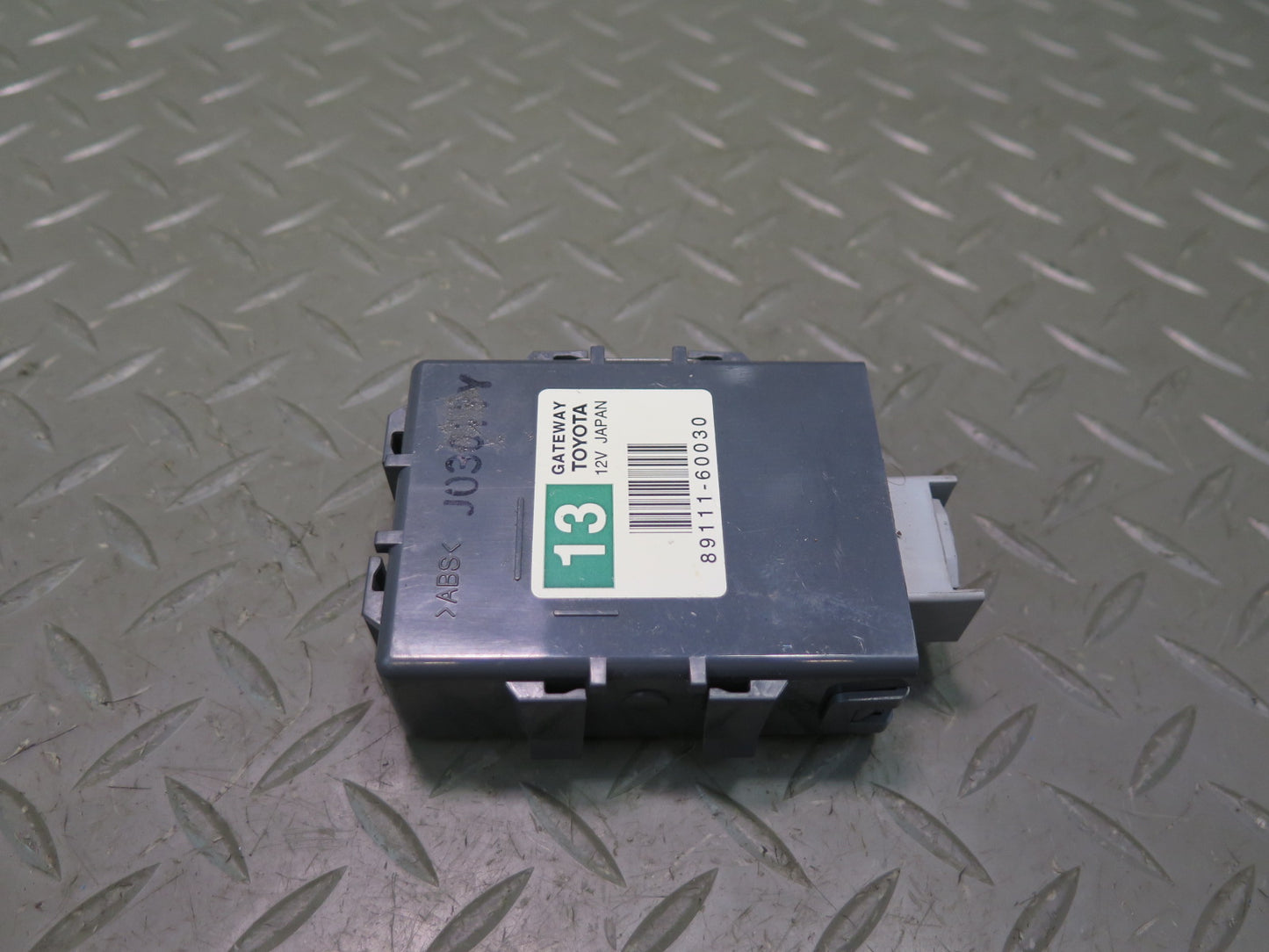 2003-2007 Lexus UZJ100L LX470 Multiplex Network Gateway Computer Control Module