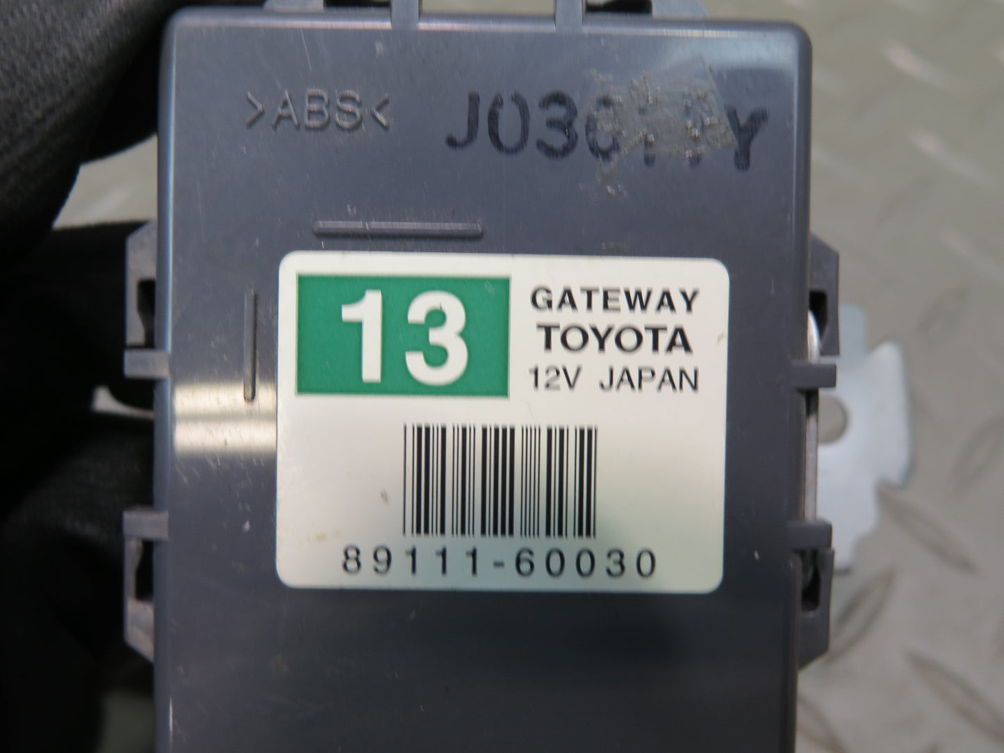 2003-2007 Lexus UZJ100L LX470 Multiplex Network Gateway Computer Control Module