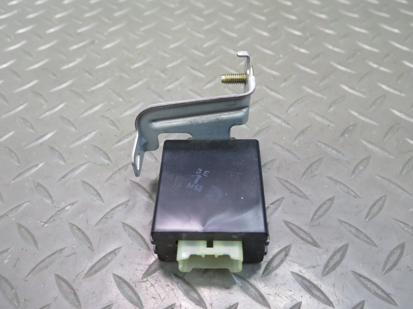 1998-2007 Lexus UZJ100L LX470 Transmission Relay Control Module 89531-60050