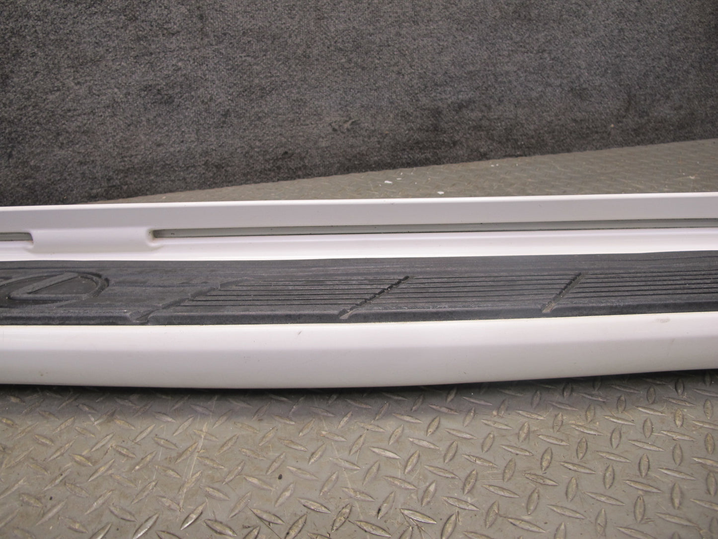 2003-2007 Lexus UZJ100L LX470 Running Board Side Step Lower Trim Molding Set