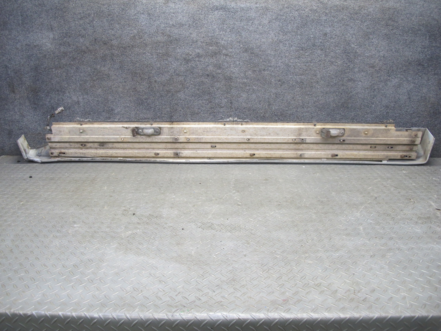2003-2007 Lexus UZJ100L LX470 Running Board Side Step Lower Trim Molding Set
