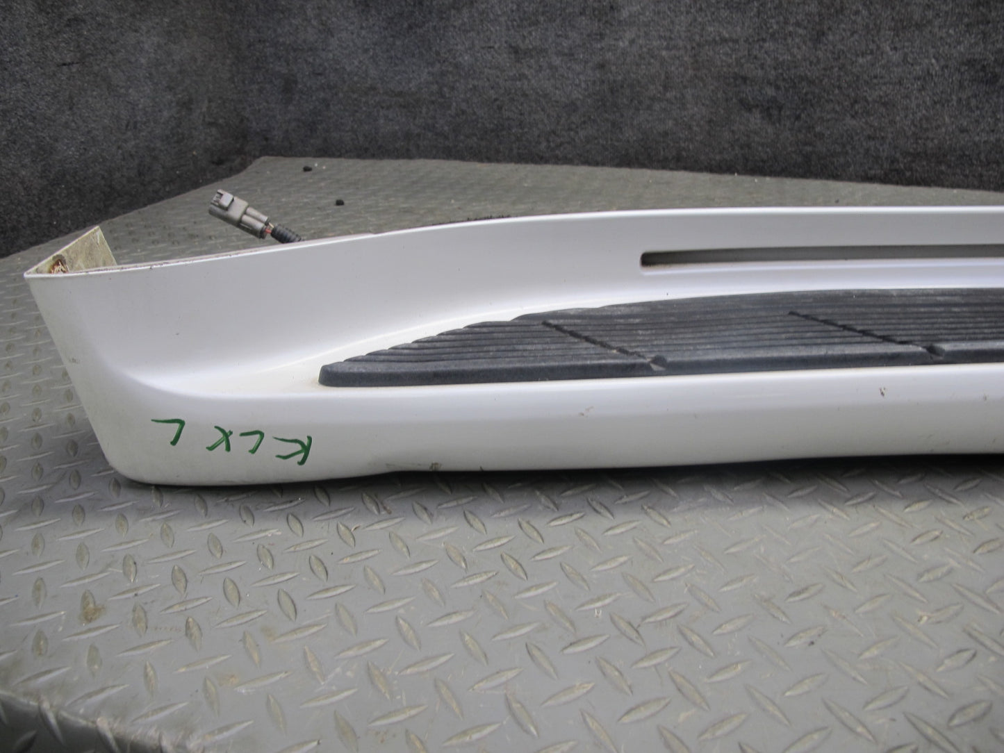 2003-2007 Lexus UZJ100L LX470 Running Board Side Step Lower Trim Molding Set