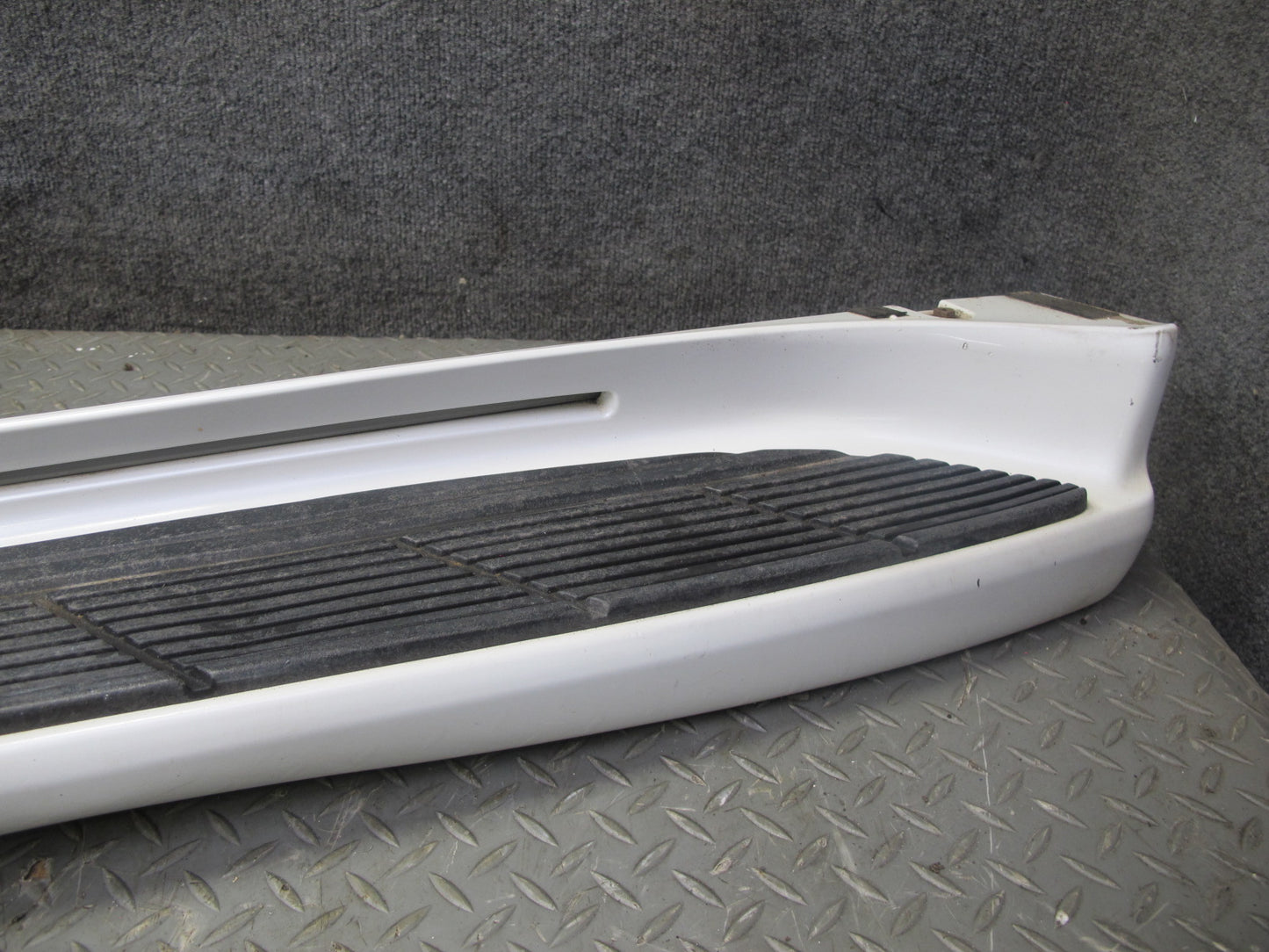 2003-2007 Lexus UZJ100L LX470 Running Board Side Step Lower Trim Molding Set