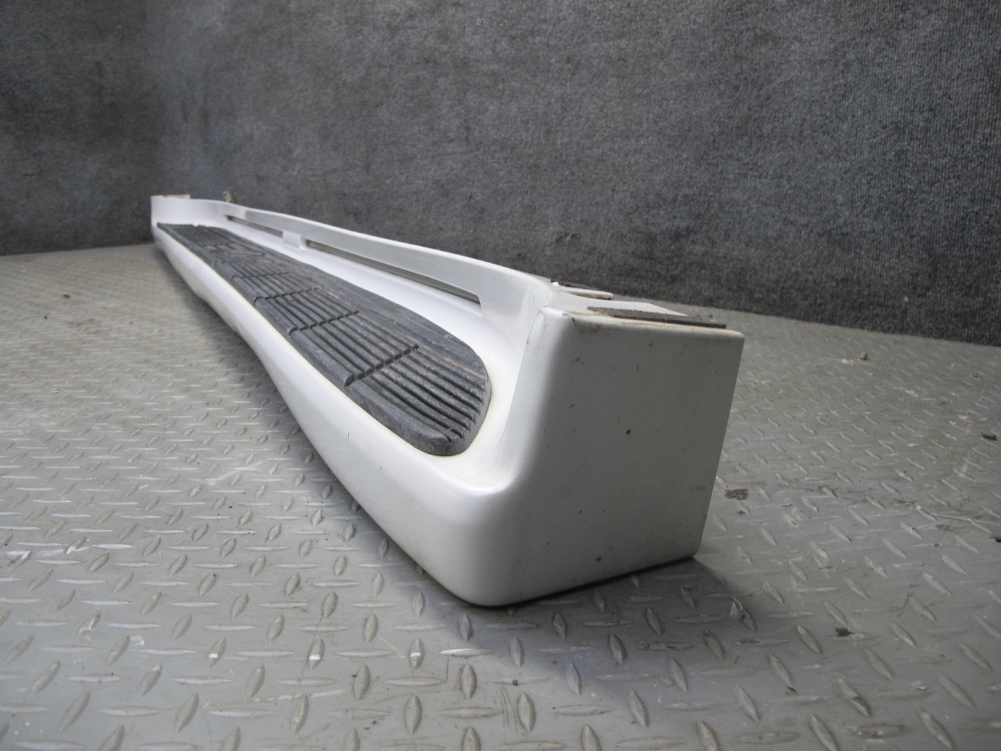 2003-2007 Lexus UZJ100L LX470 Running Board Side Step Lower Trim Molding Set