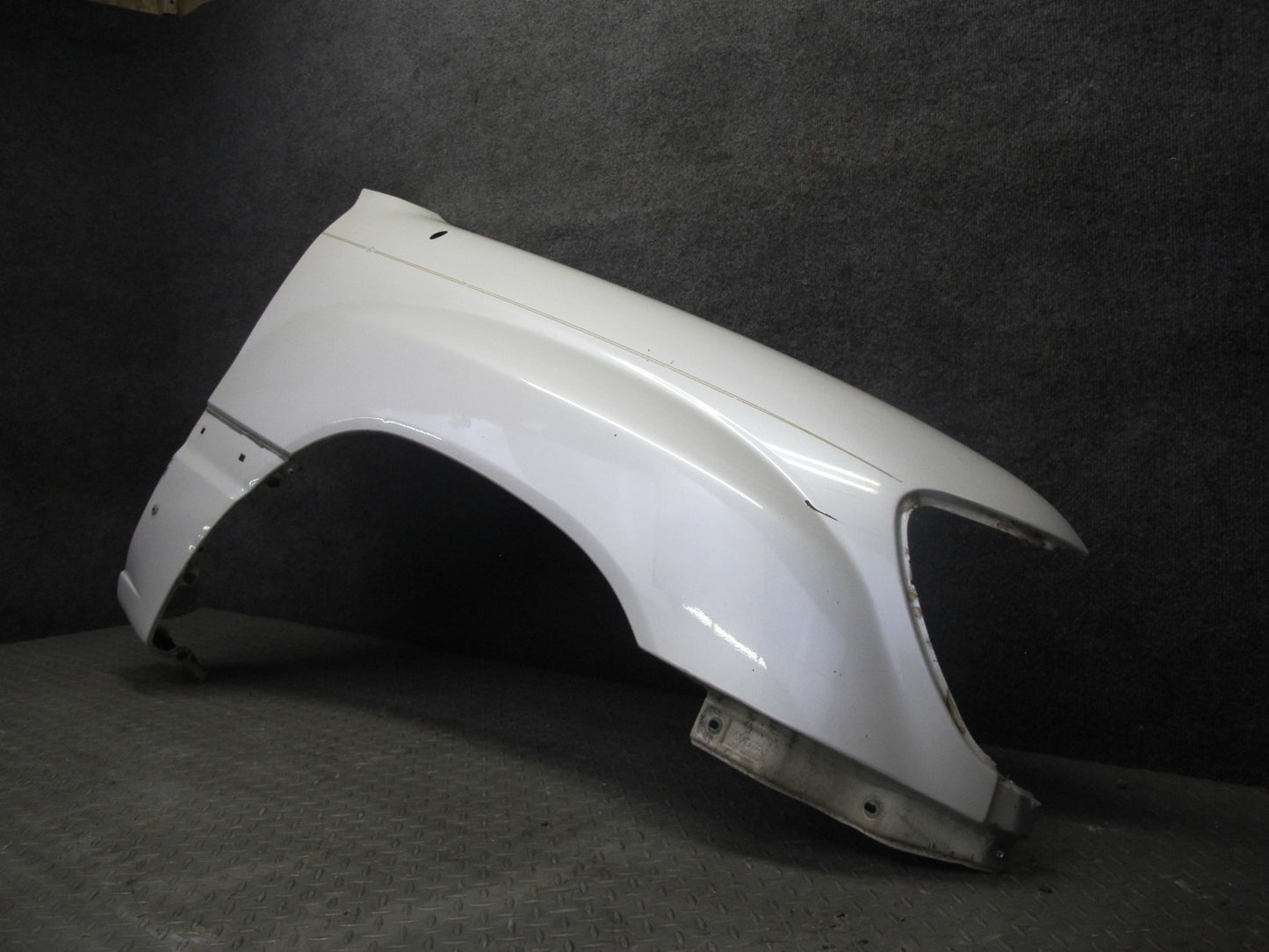 2003-2007 Lexus UZJ100L LX470 Front Right Fender Shell Panel Cover White