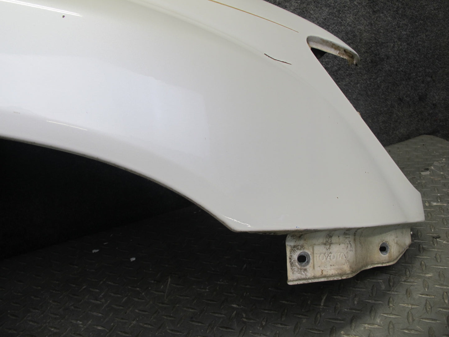 2003-2007 Lexus UZJ100L LX470 Front Right Fender Shell Panel Cover White