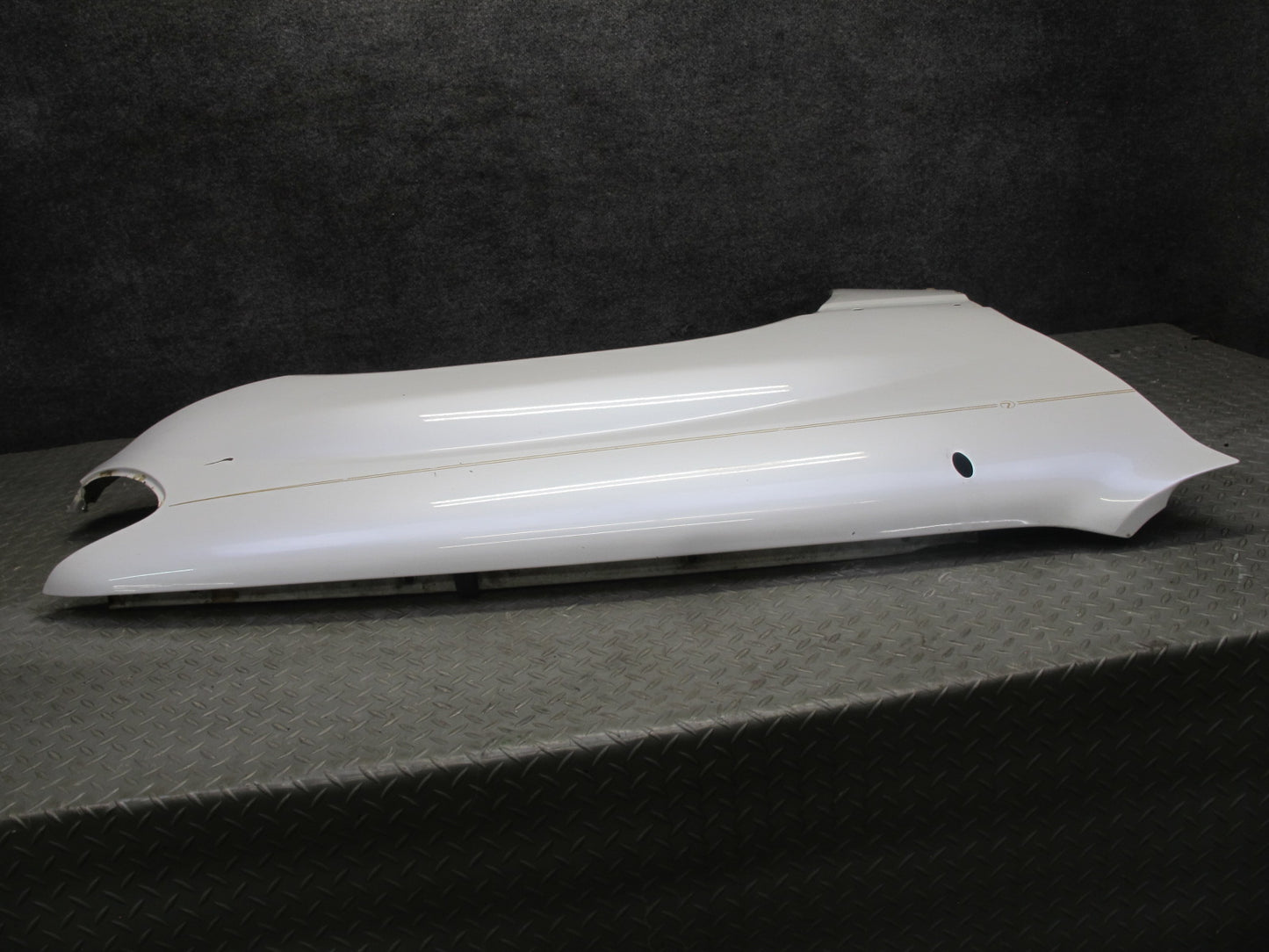 2003-2007 Lexus UZJ100L LX470 Front Right Fender Shell Panel Cover White